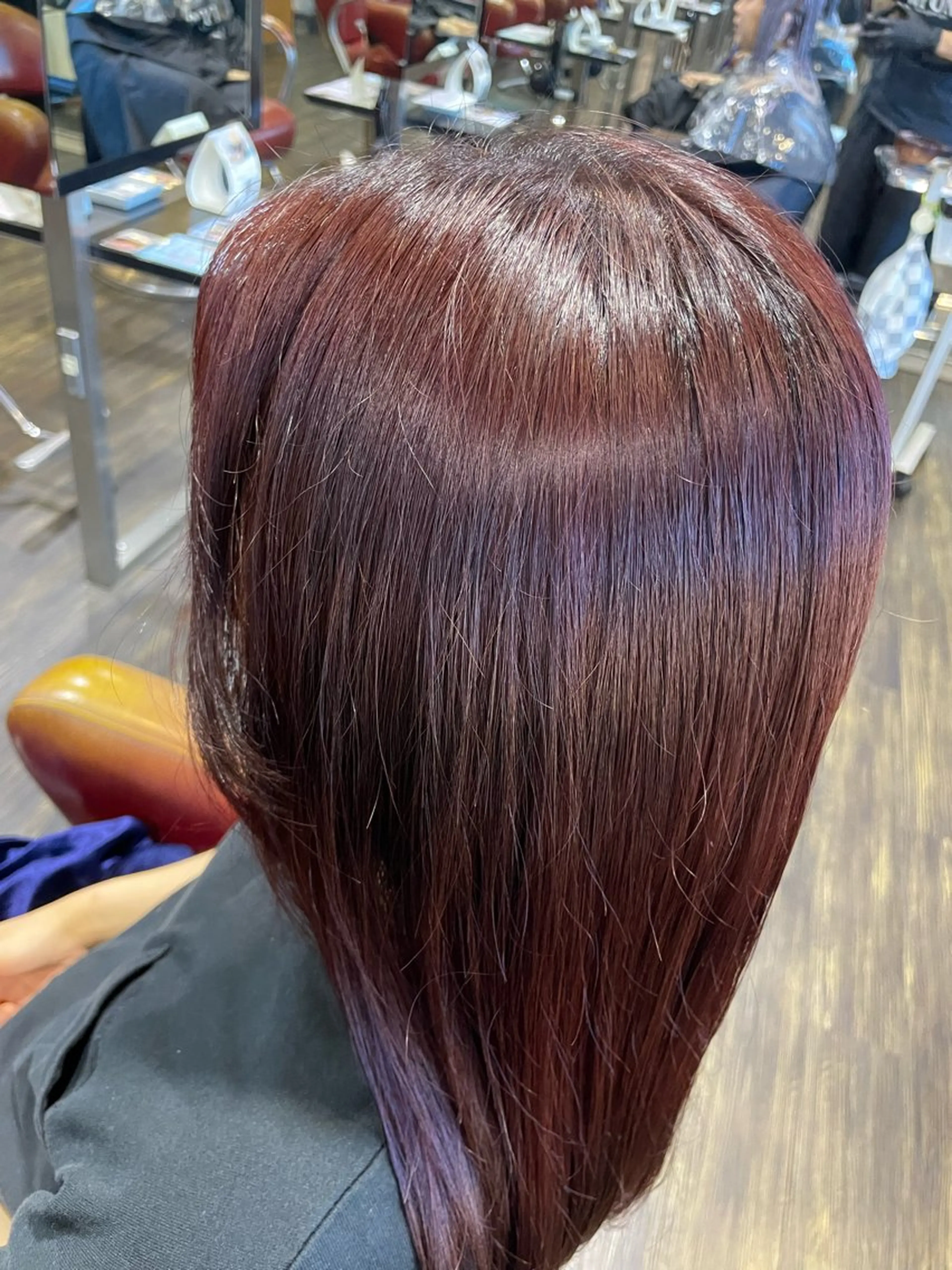 カラー レッドカラー カット ヘアカラー 佐藤 綾郁のヘアスタイル