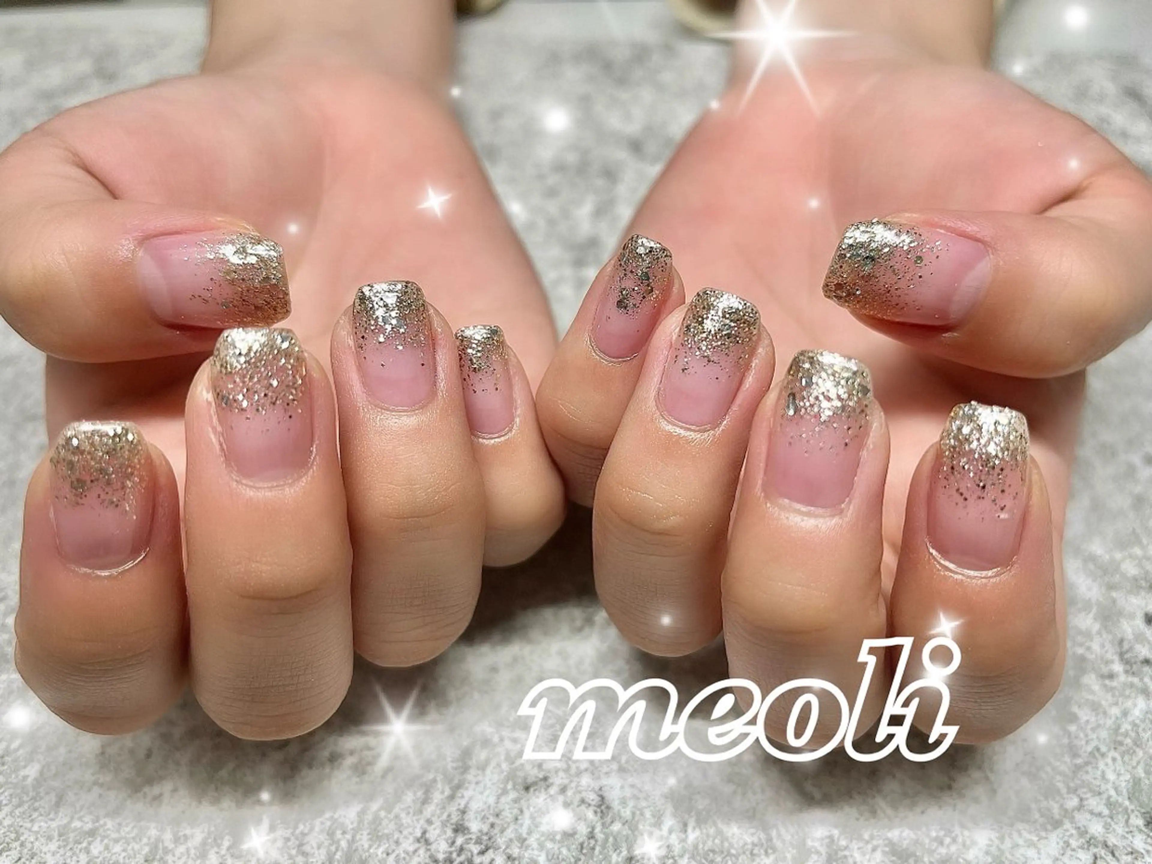 ネイル グラデーション キラキラネイル ラメ(グリッター) ラメグラデーション シルバー nail salon meoli　アヤのネイルデザイン