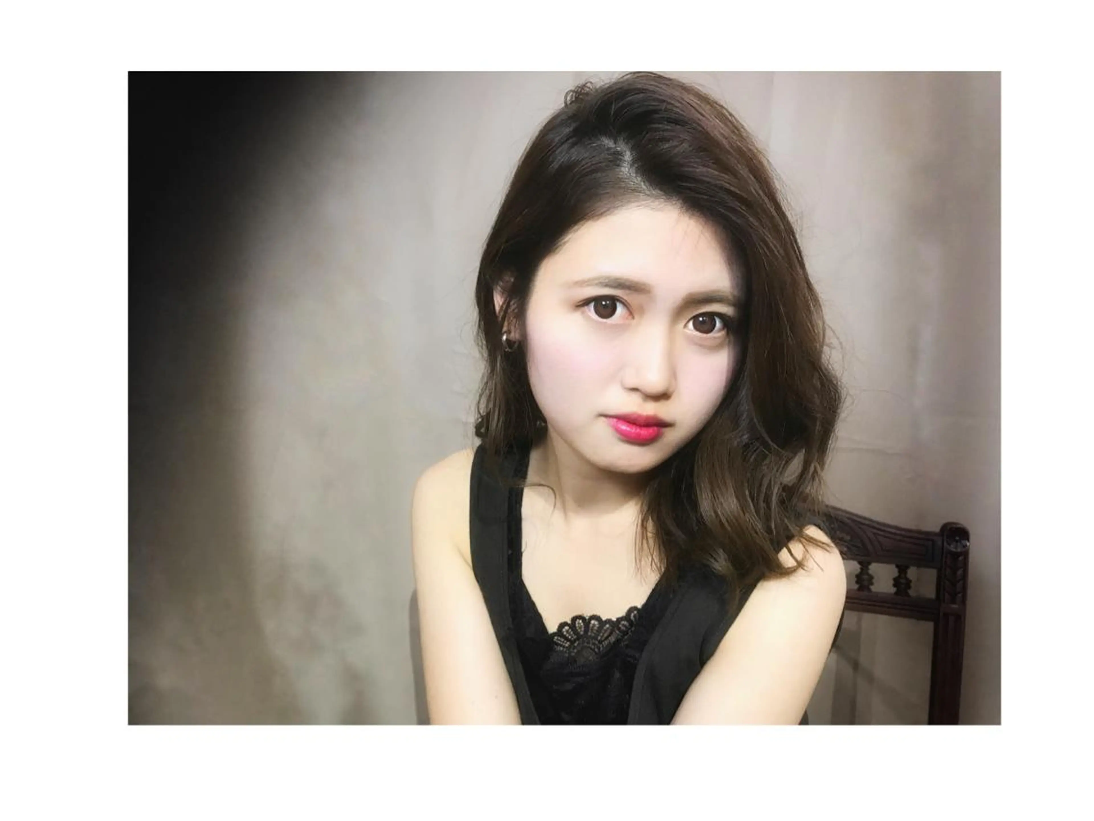 ミディアム カラー かきあげバング カット ヘアカラー トリートメント vato マンツーマンサロンのヘアスタイル