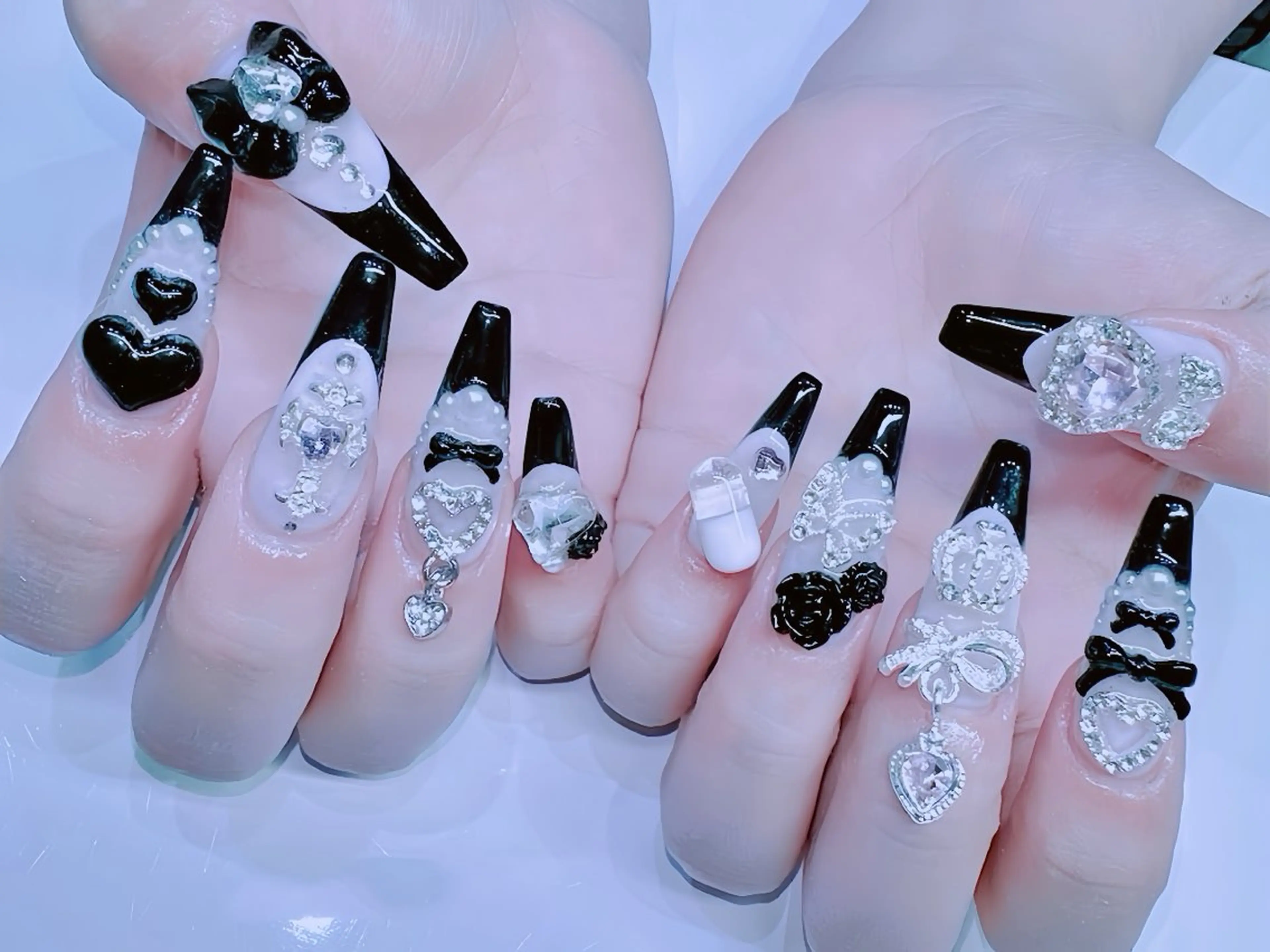 ネイル チークネイル フレンチネイル ラメ(グリッター) マグネットネイル ニュアンスネイル ハンドネイル Rin Nail所属・Rin Nailのネイルデザイン