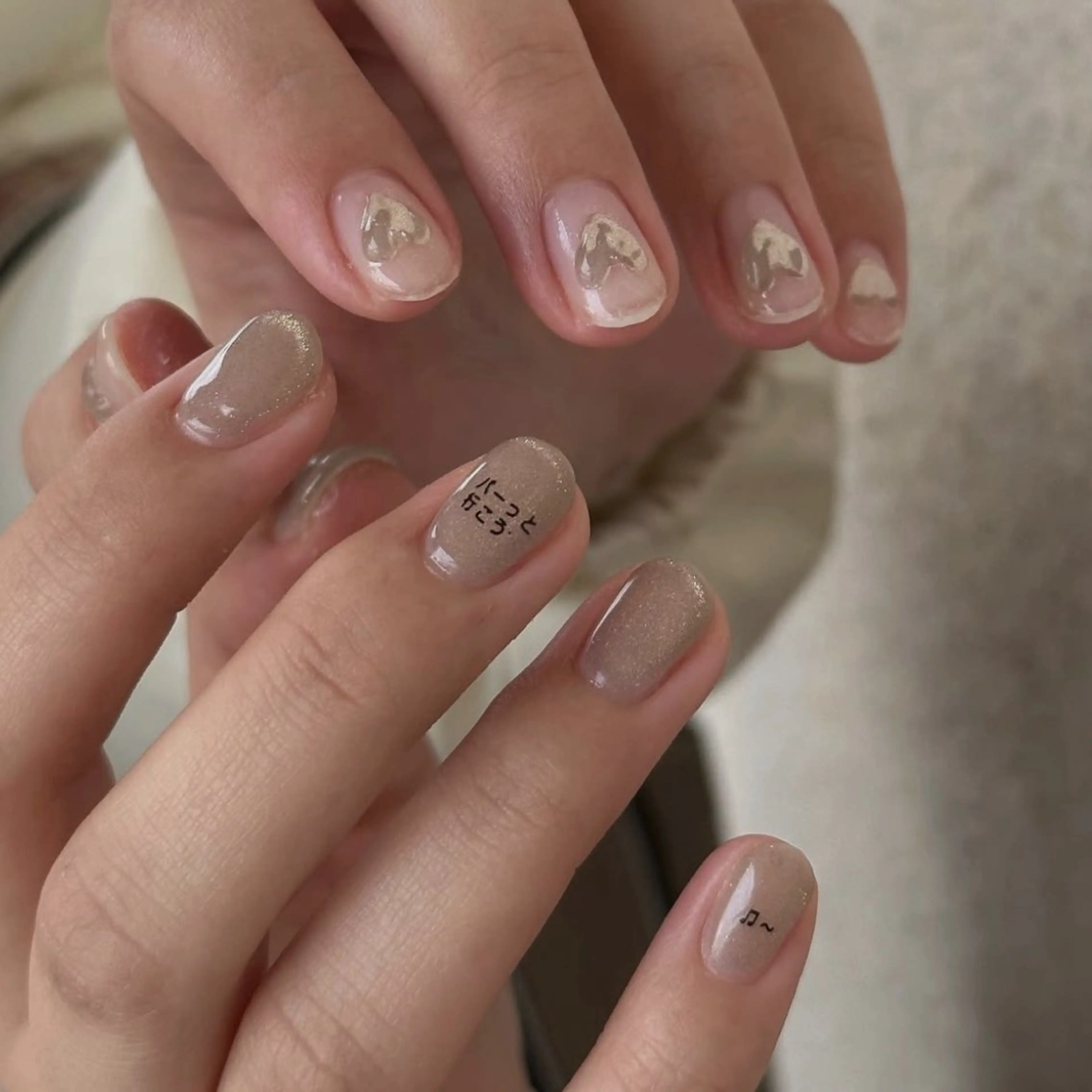 ネイル キラキラネイル マグネットネイル ニュアンスネイル ハンドネイル ハンドケア talo .のネイルデザイン