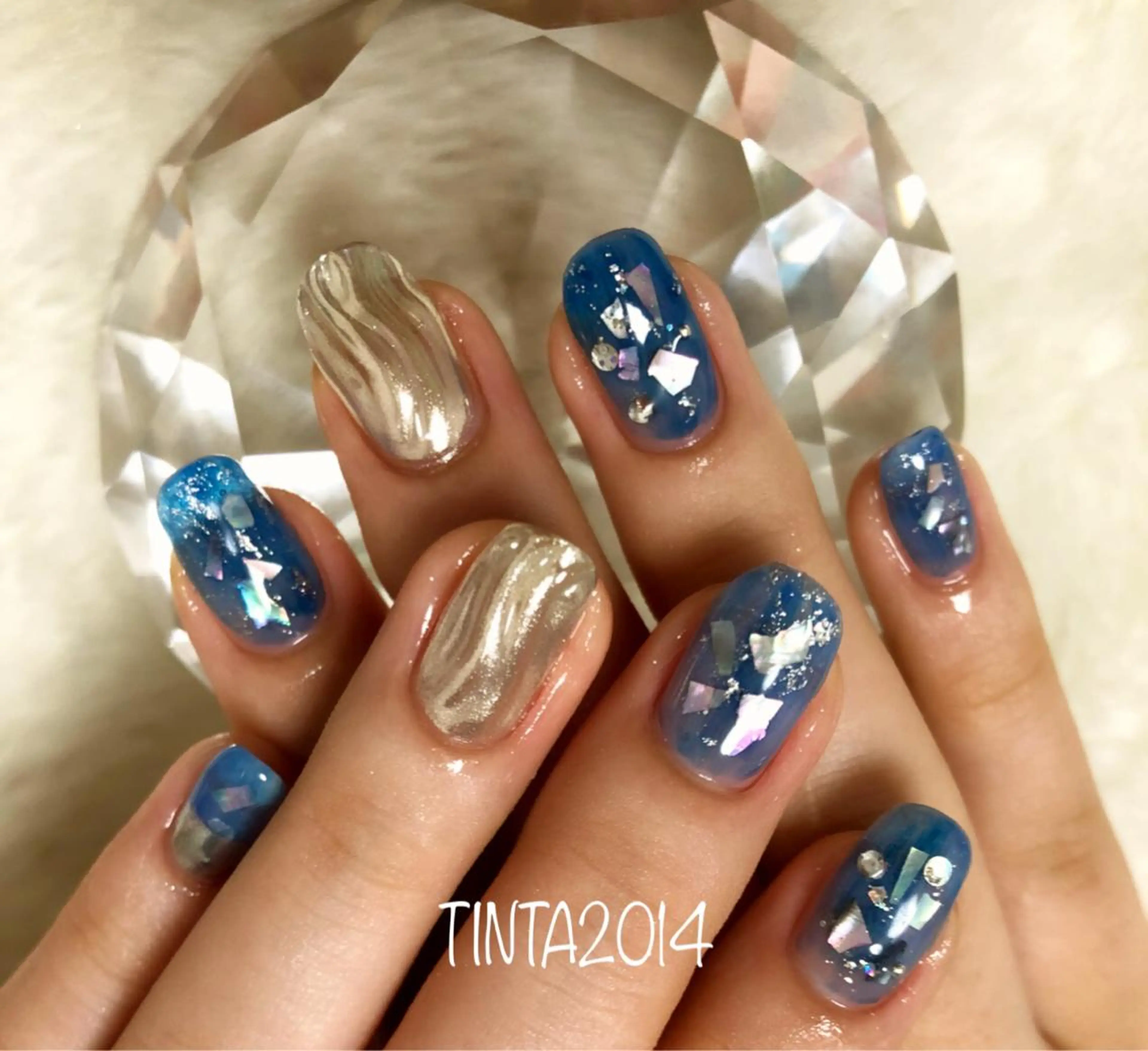 ネイル ブルー ミラーネイル ネイルサロン ティンタ所属・馬場 典子のネイルデザイン