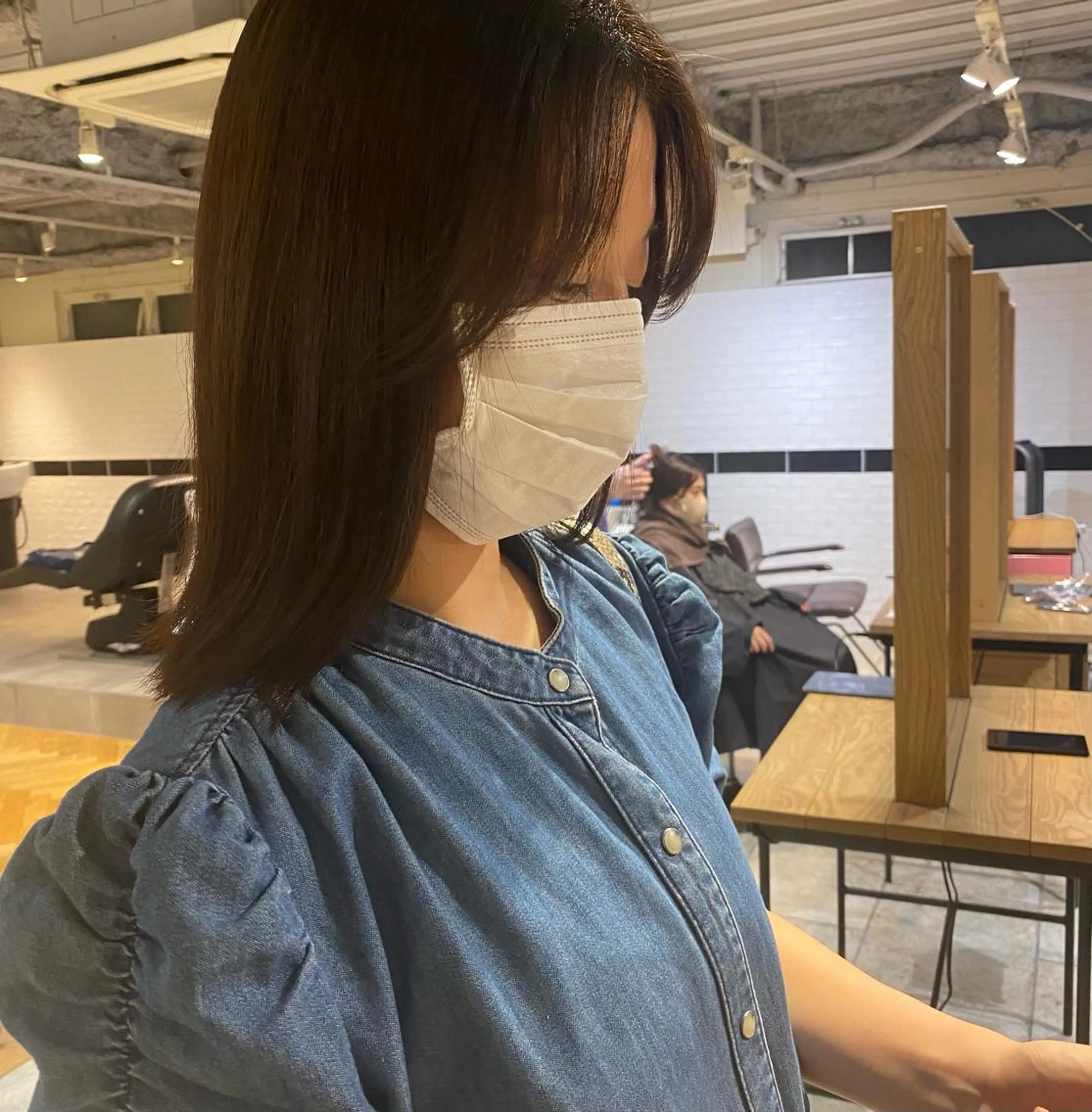 ミディアム カラー 韓国風ヘア サイドバング カット ヘアカラー トリートメント io濱川 遥のヘアスタイル