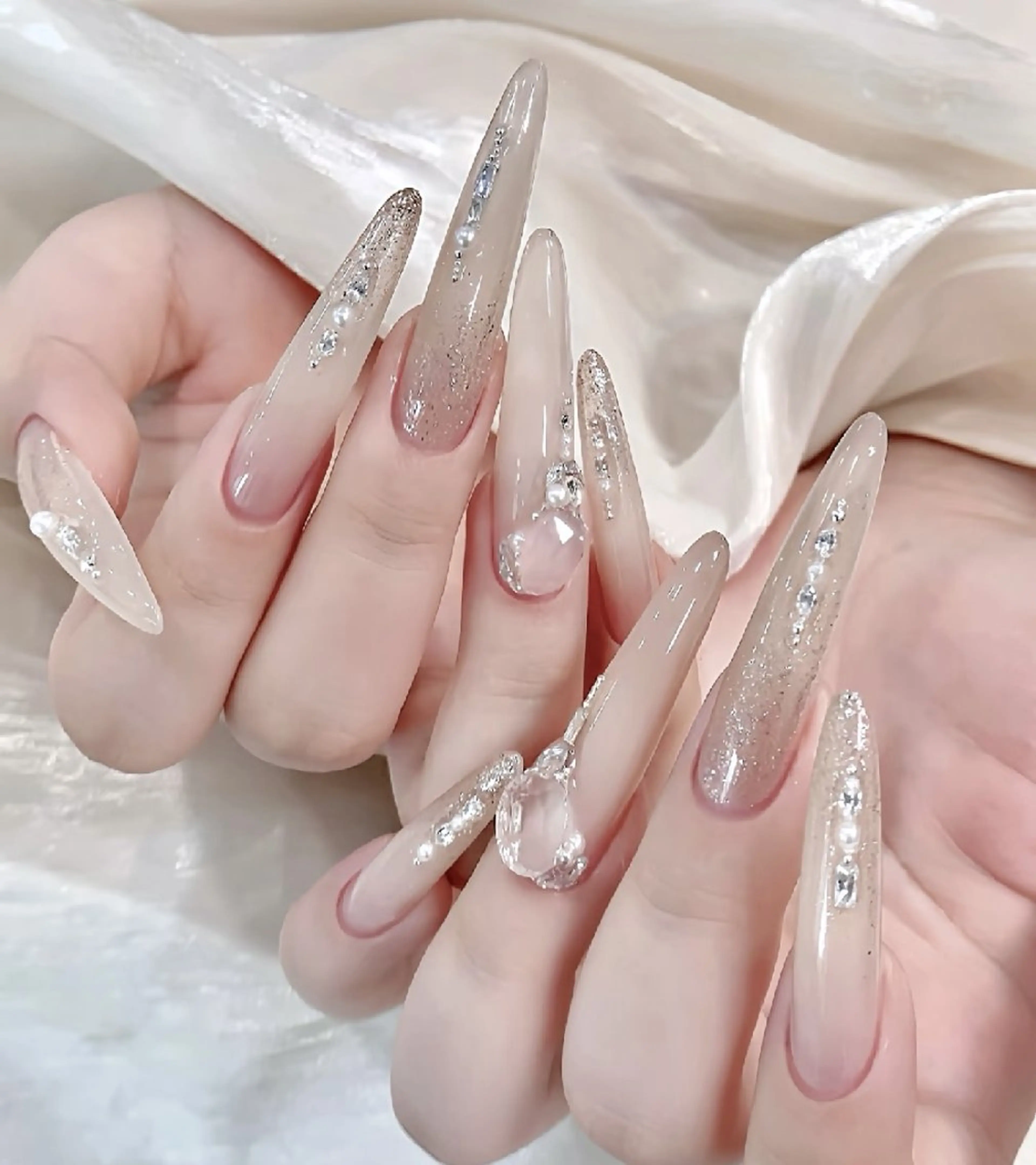 ネイル ハンドネイル Ｄ- Beautyのネイルデザイン