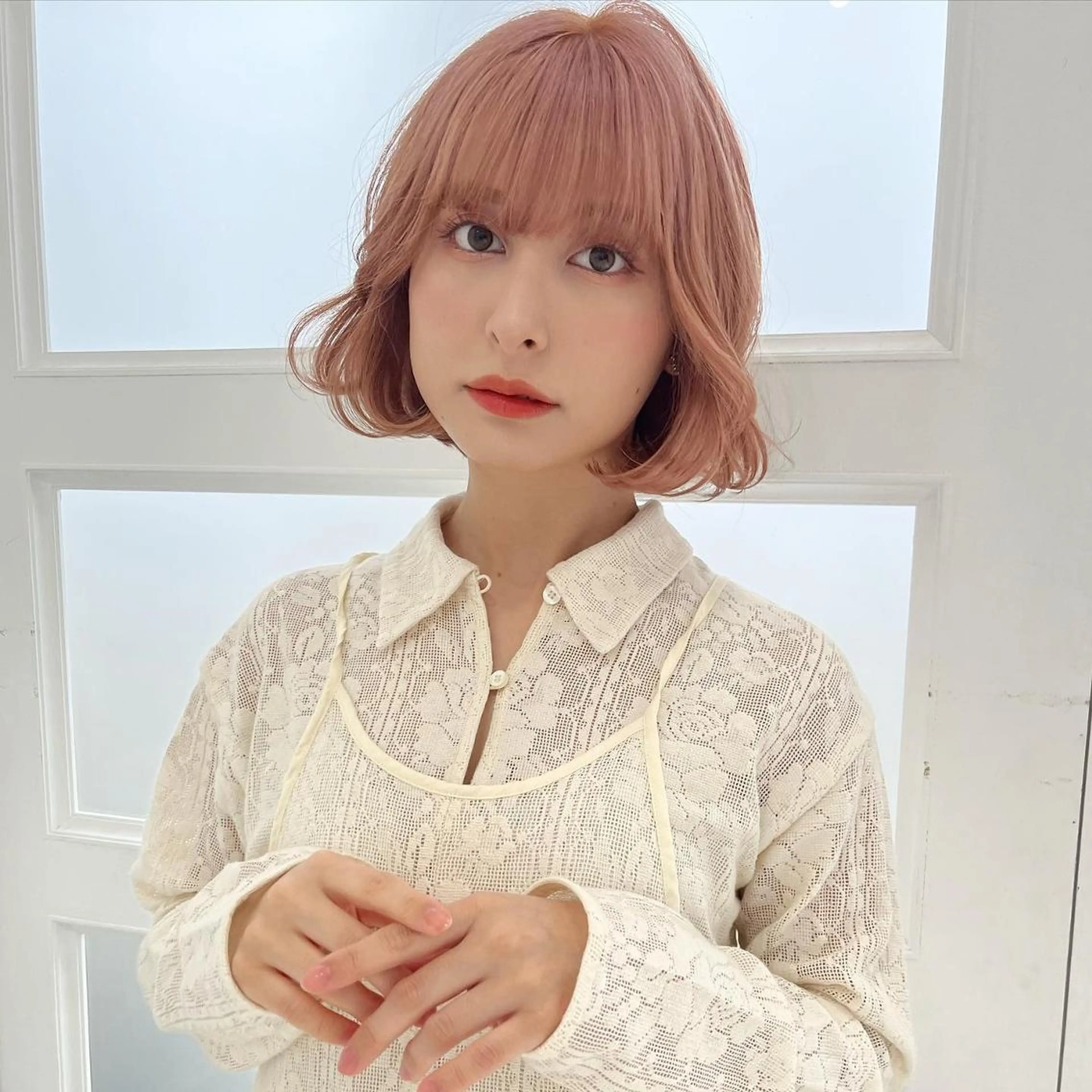 ミディアム カラー ヘアアレンジ ベージュカラー ハイトーンカラー ピンクカラー ピンクベージュ ボブ 韓国/髪質改善💘 櫻井かれんのヘアスタイル