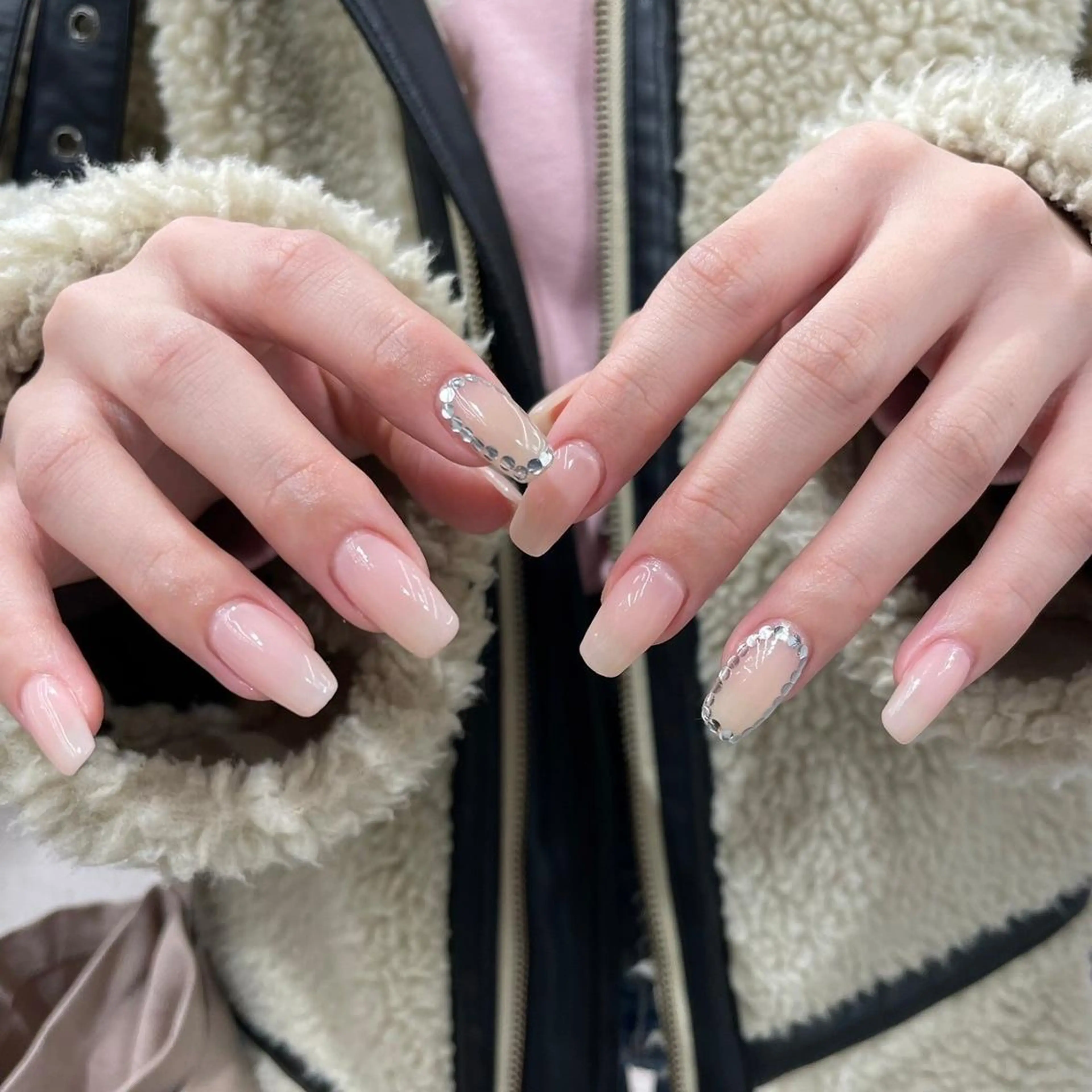 ネイル アートネイル カジュアル ジェルネイル ニュアンスネイル 赤色 ハンドネイル 💎platinum dollまりん💎のマツエク・マツパデザイン