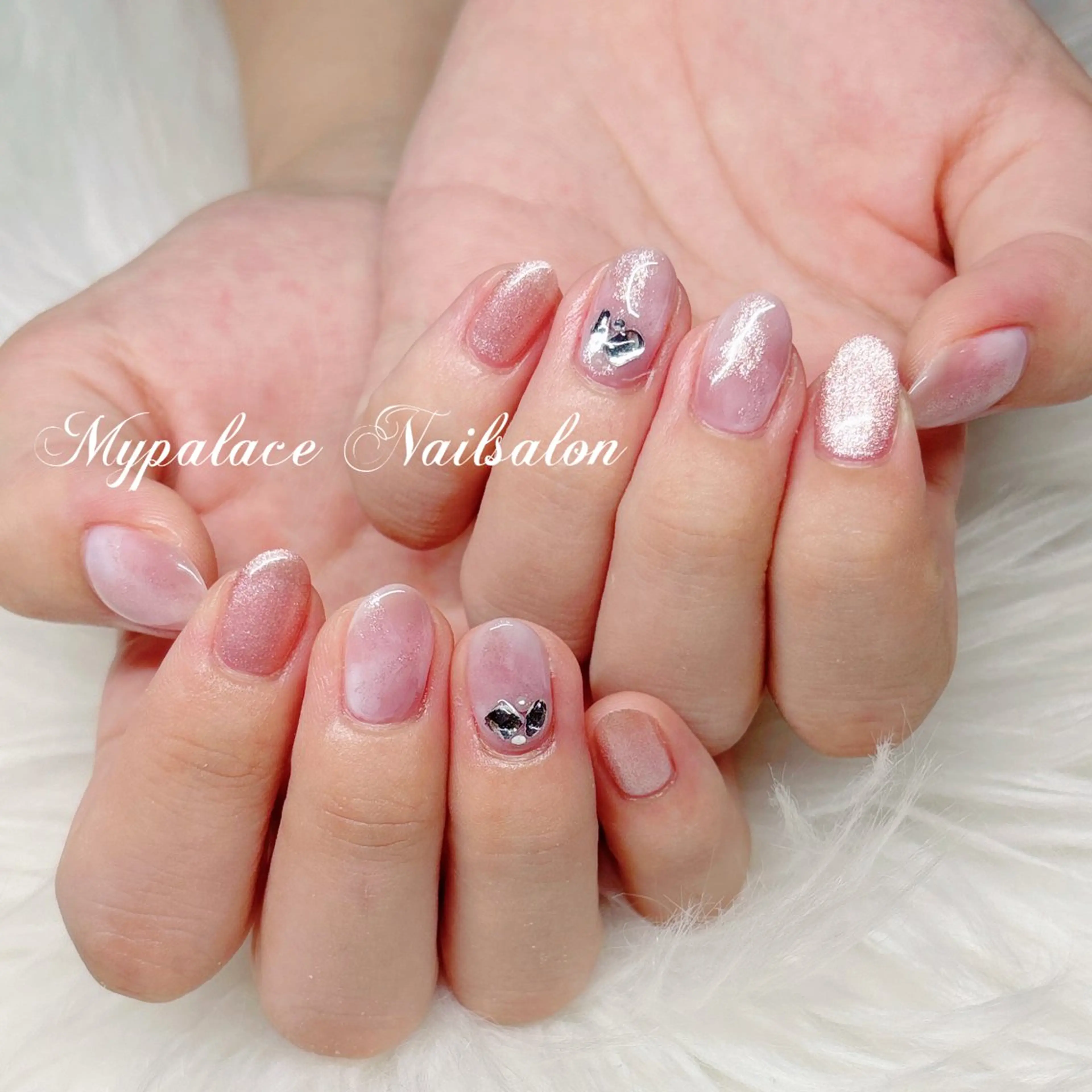 ネイル アートネイル キラキラネイル マグネットネイル ニュアンスネイル ピンク ハンドネイル Yuis Nailスカルプ専門のネイルデザイン