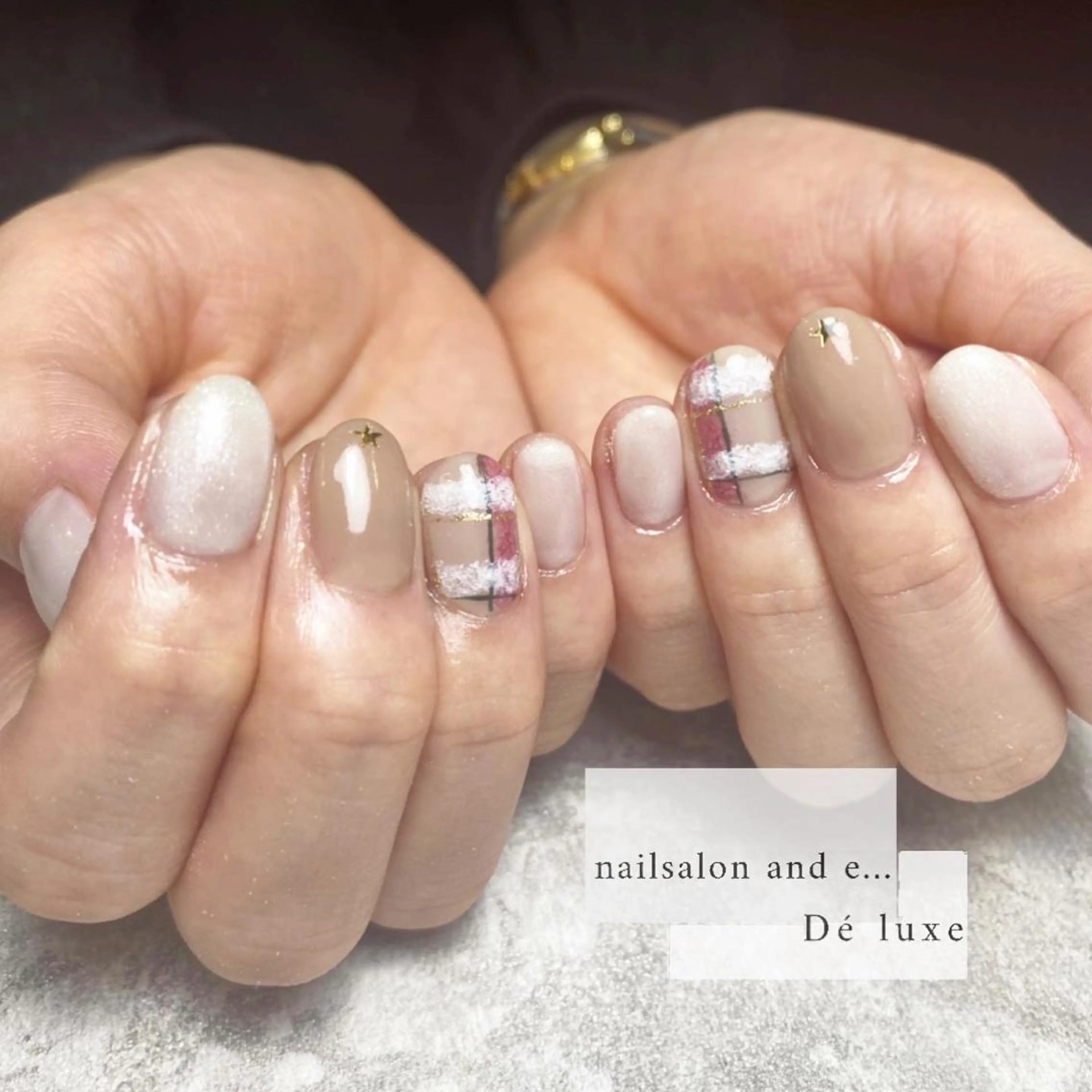 ネイル ジェルネイル ミラーネイル ニュアンスネイル オフィスネイル ワンカラーネイル nailsalon mur.のネイルデザイン