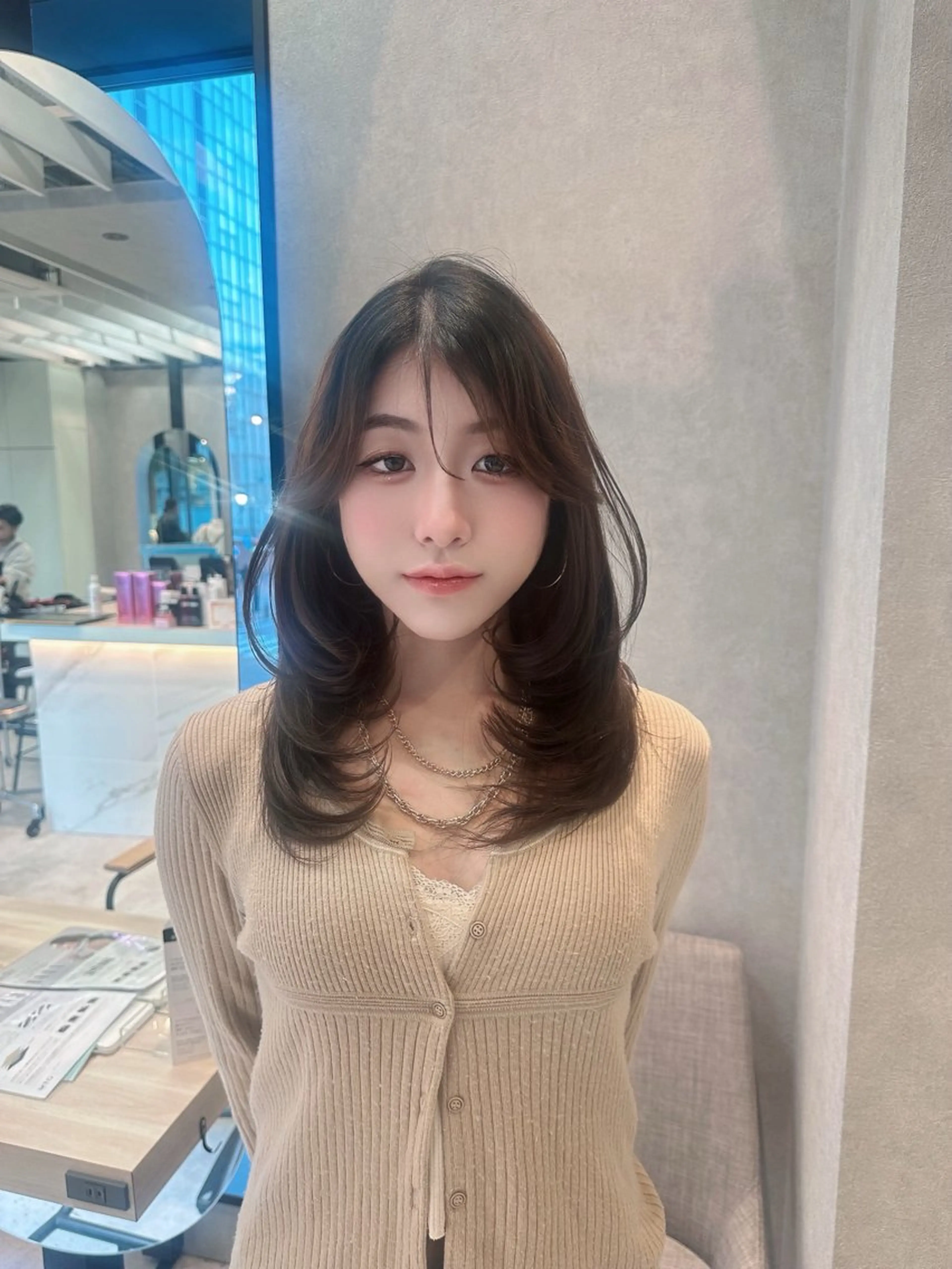 ミディアム カット ヘアカラー こくぶん ひよりのヘアスタイル