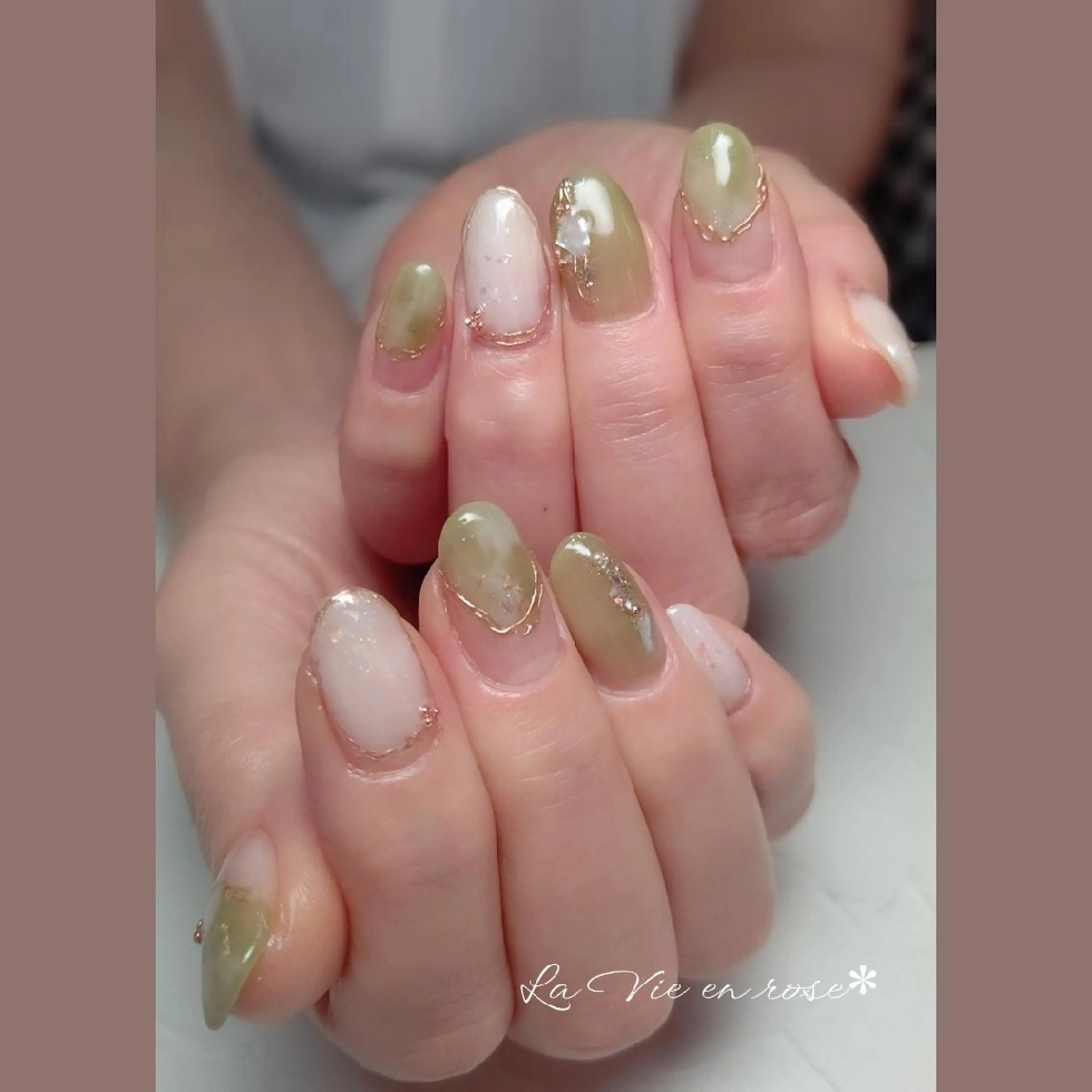 ネイル ニュアンスネイル ラヴィアン ローズのネイルデザイン