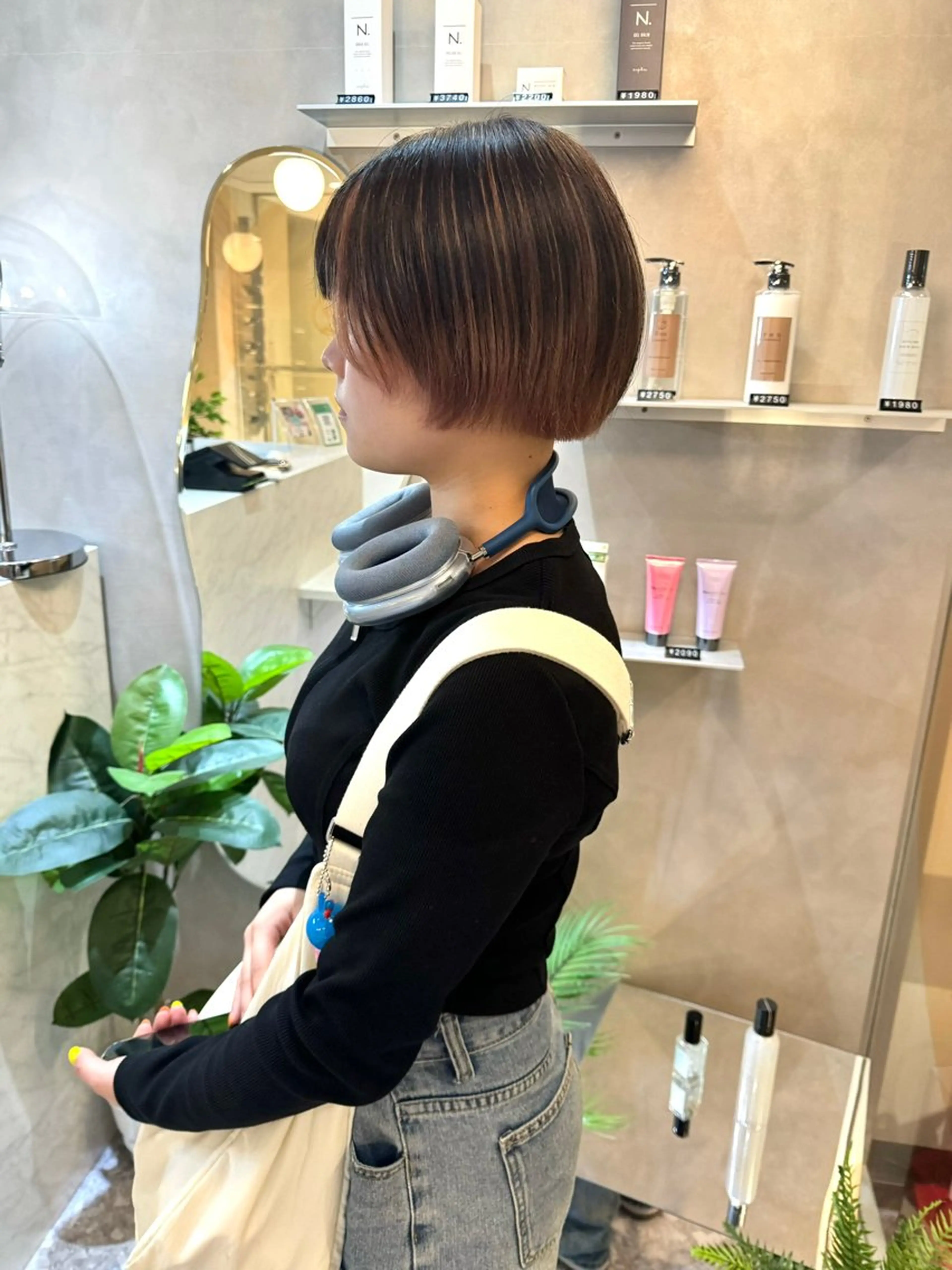 ショート カラー 黒髪 ピンクカラー 韓国ヘア🇰🇷 松田光里のヘアスタイル