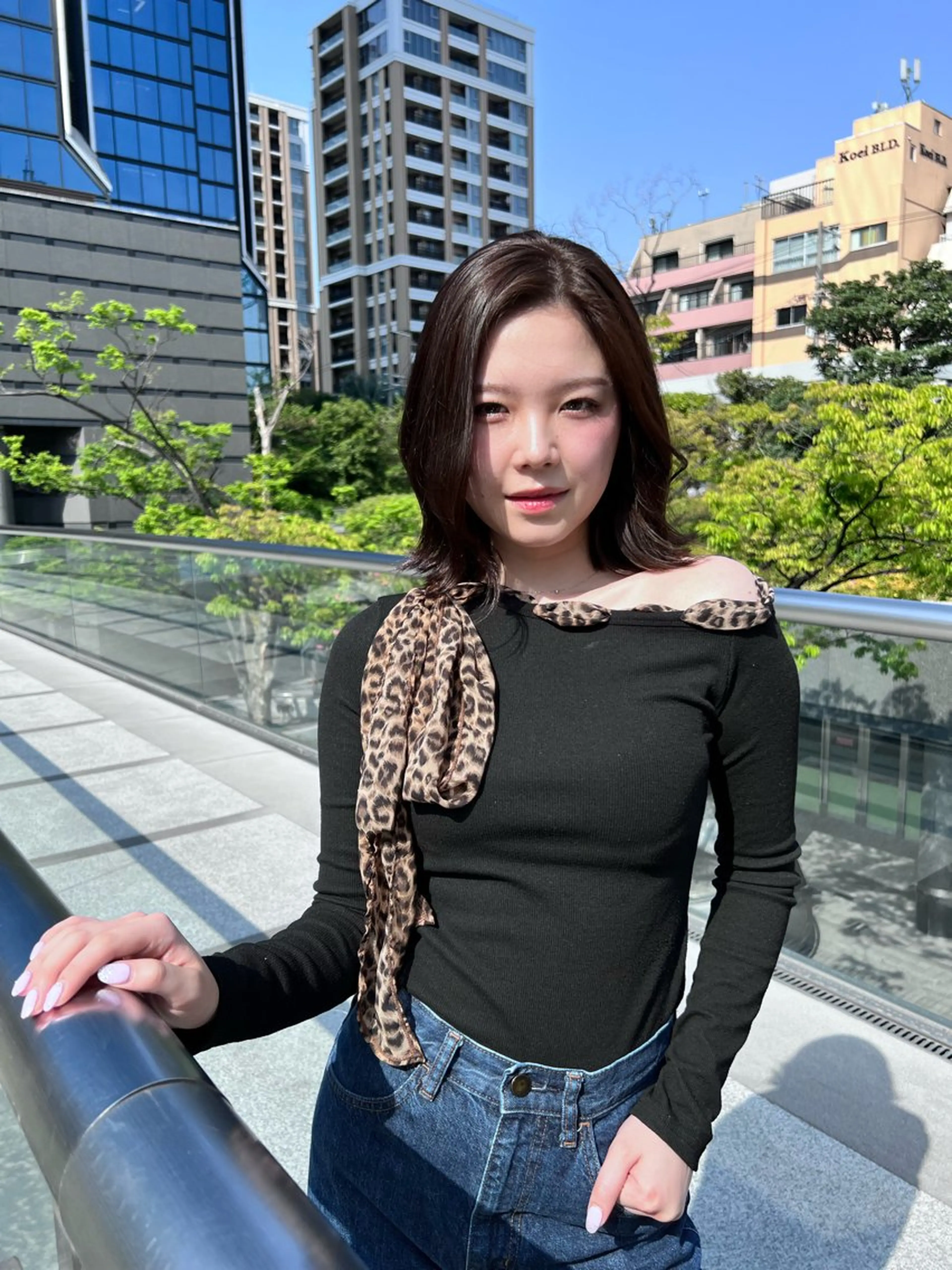 ミディアム カラー カット ヘアカラー TOMONA👑 ミルクティーレイヤーのヘアスタイル