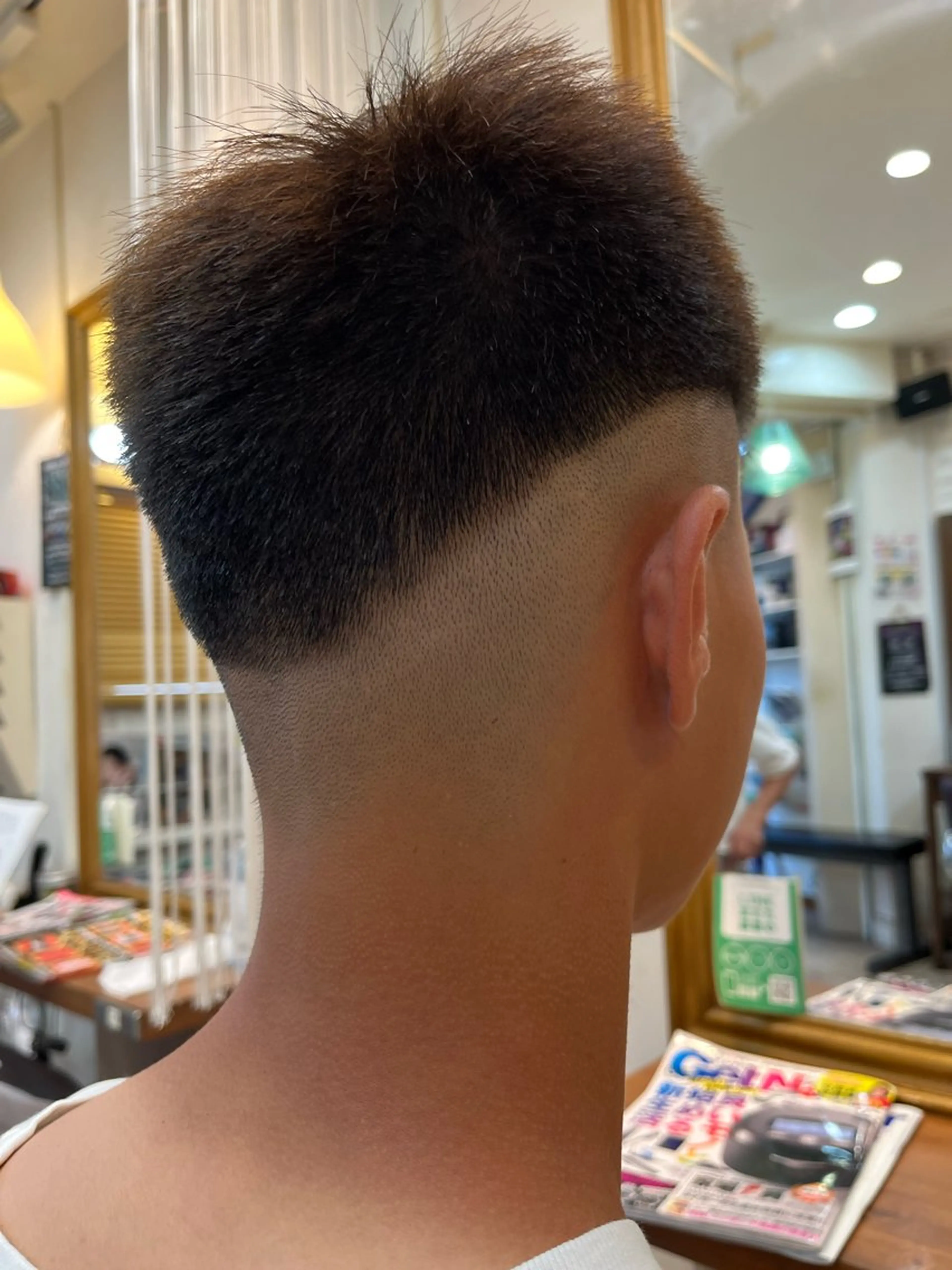 メンズ フェードカット スキンフェード 刈り上げ 関 健二郎のヘアスタイル