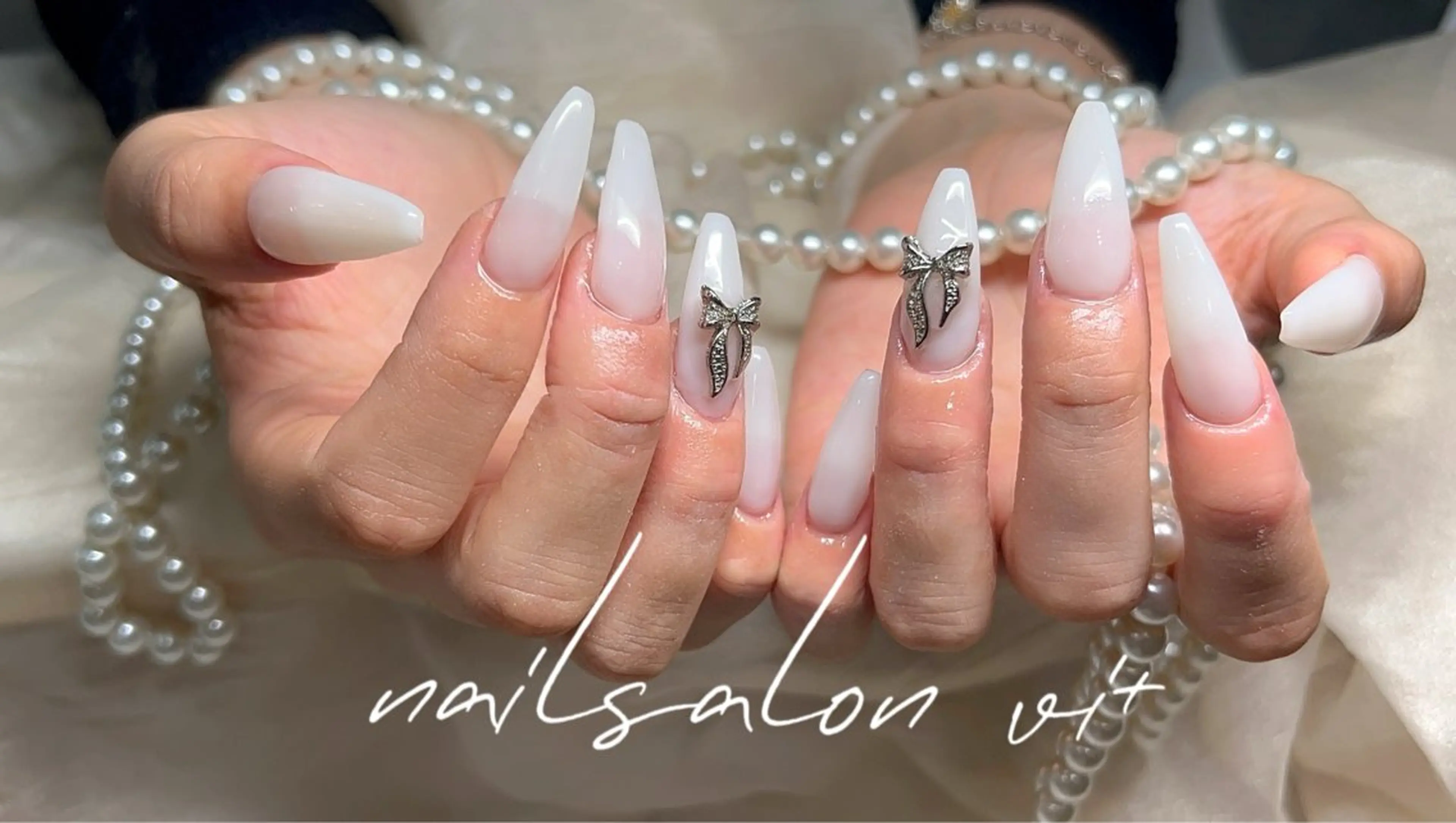ネイル ハンドネイル nailsalon vi+新人LiLiのネイルデザイン