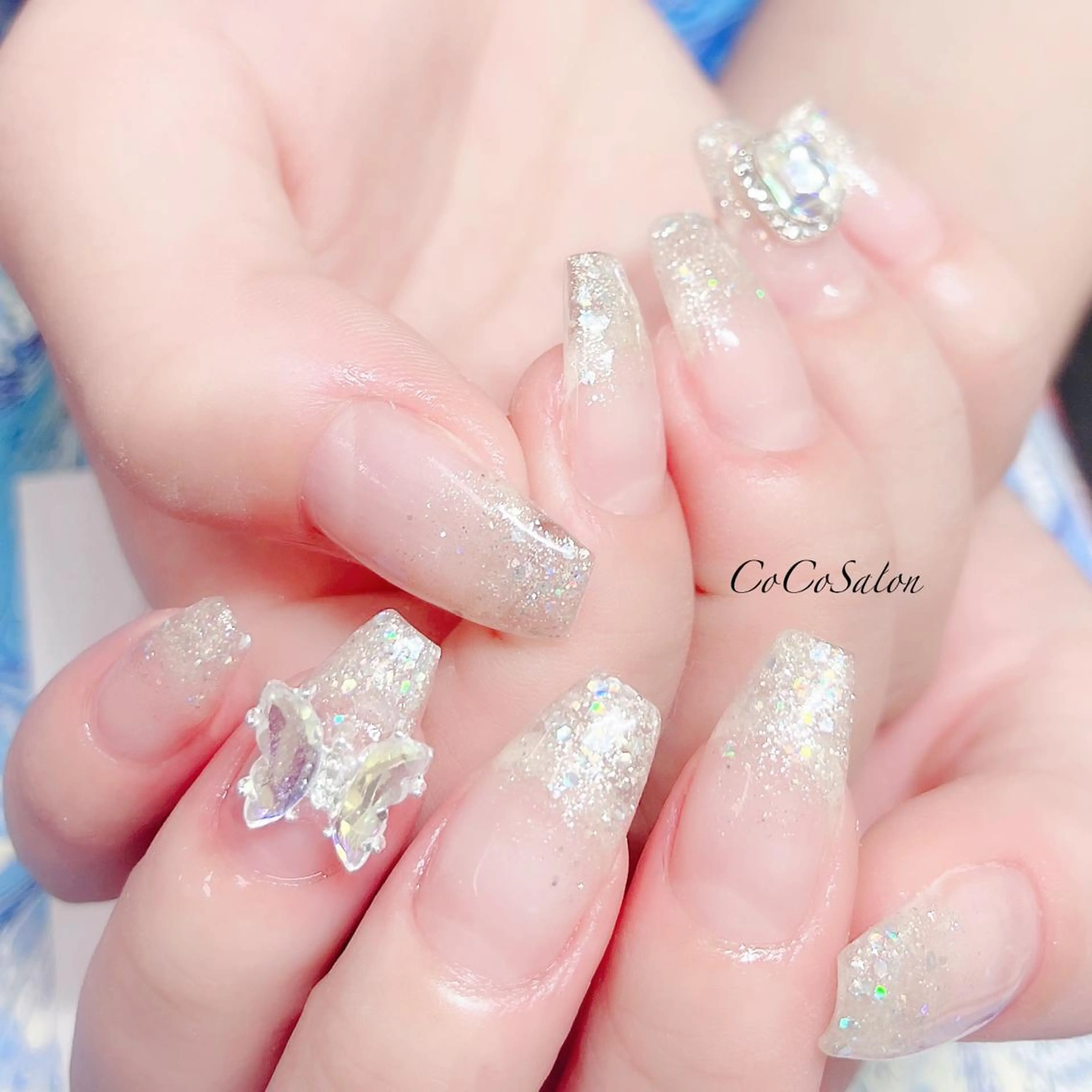 ネイル 成人式 長さ出し ジェルネイル グラデーション ホログラムネイル ハンドネイル CoCoSalon ネイル/まつ毛予約のネイルデザイン