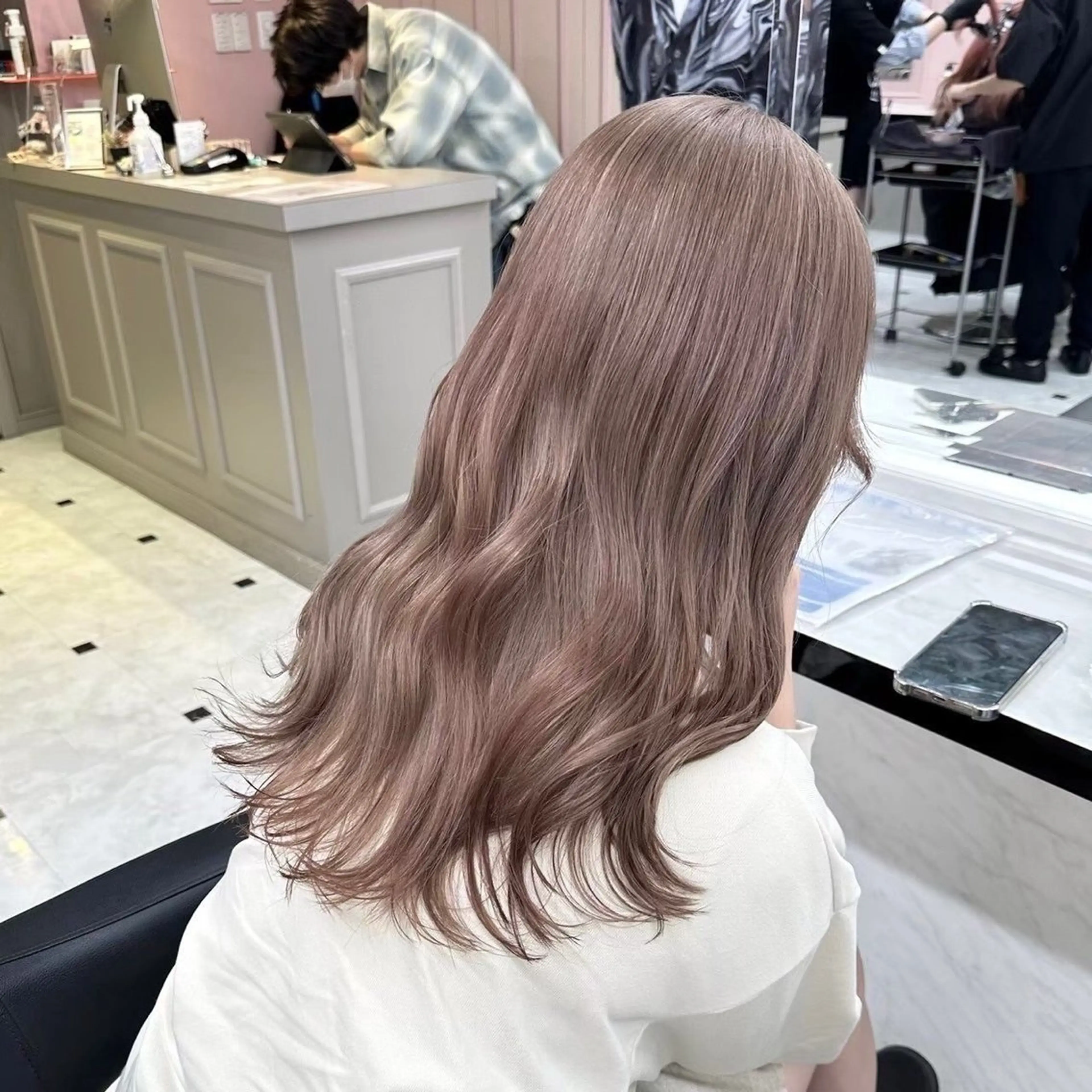セミロング 透明感くすみカラー 🩶カナタ🩶のヘアスタイル