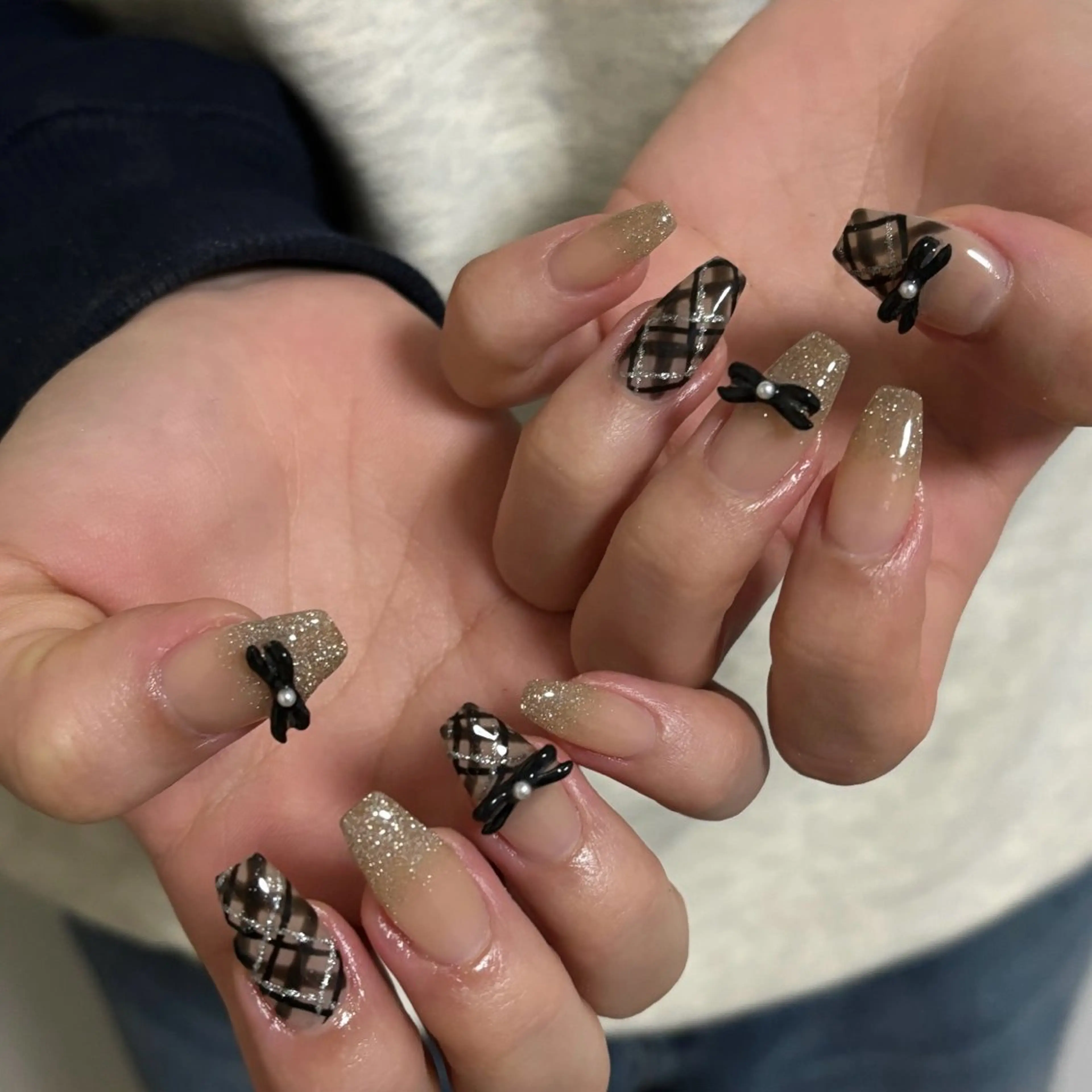 ネイル ハンドネイル フットネイル nail salon minuitのマツエク・マツパデザイン