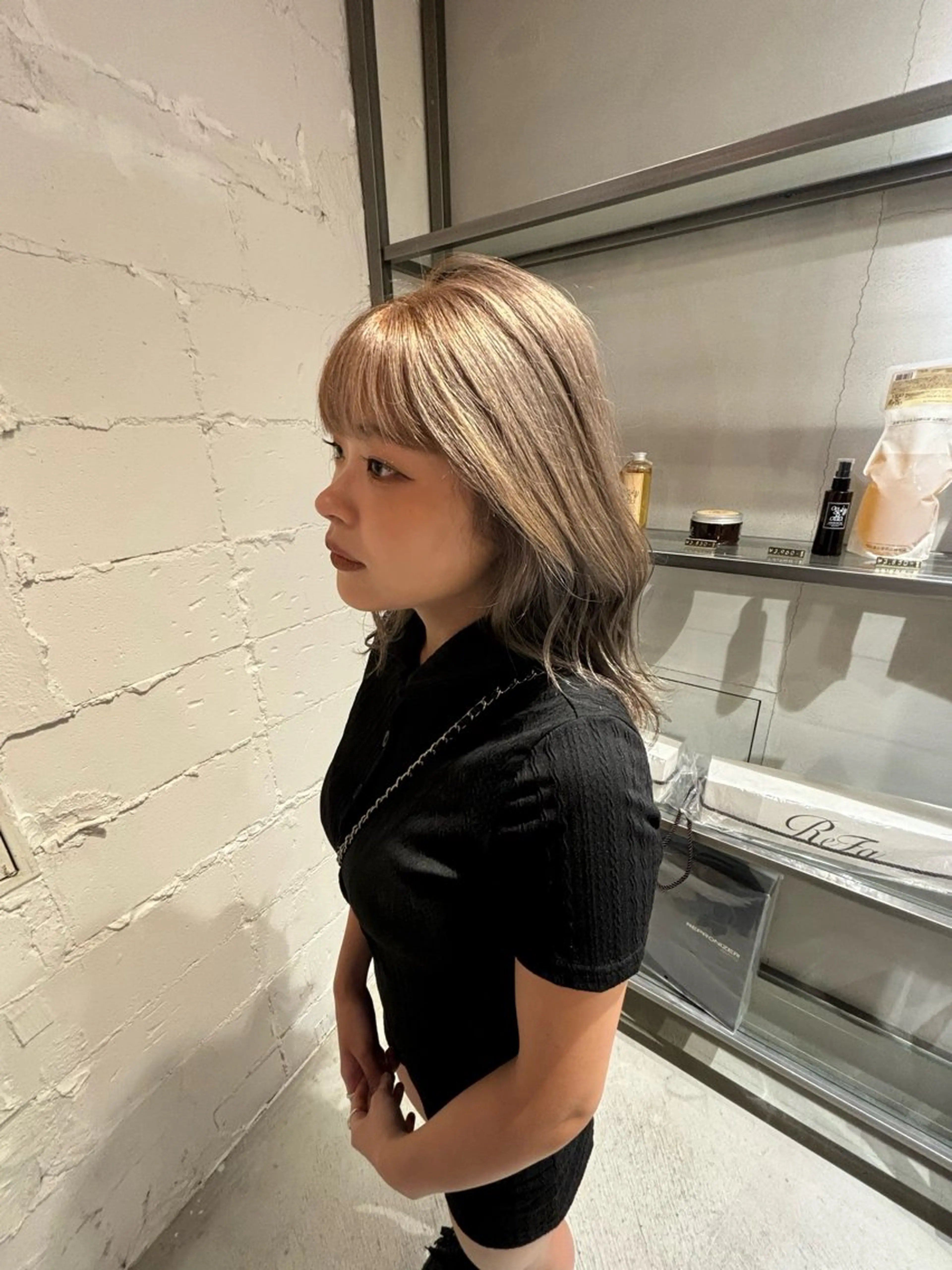 セミロング カラー ヘアアレンジ ベージュカラー ダブルカラー ハイトーンカラー ミルクティーベージュ ヘアカラー 🌈難波🌈ベージュ カラー【ヒロム】のヘアスタイル