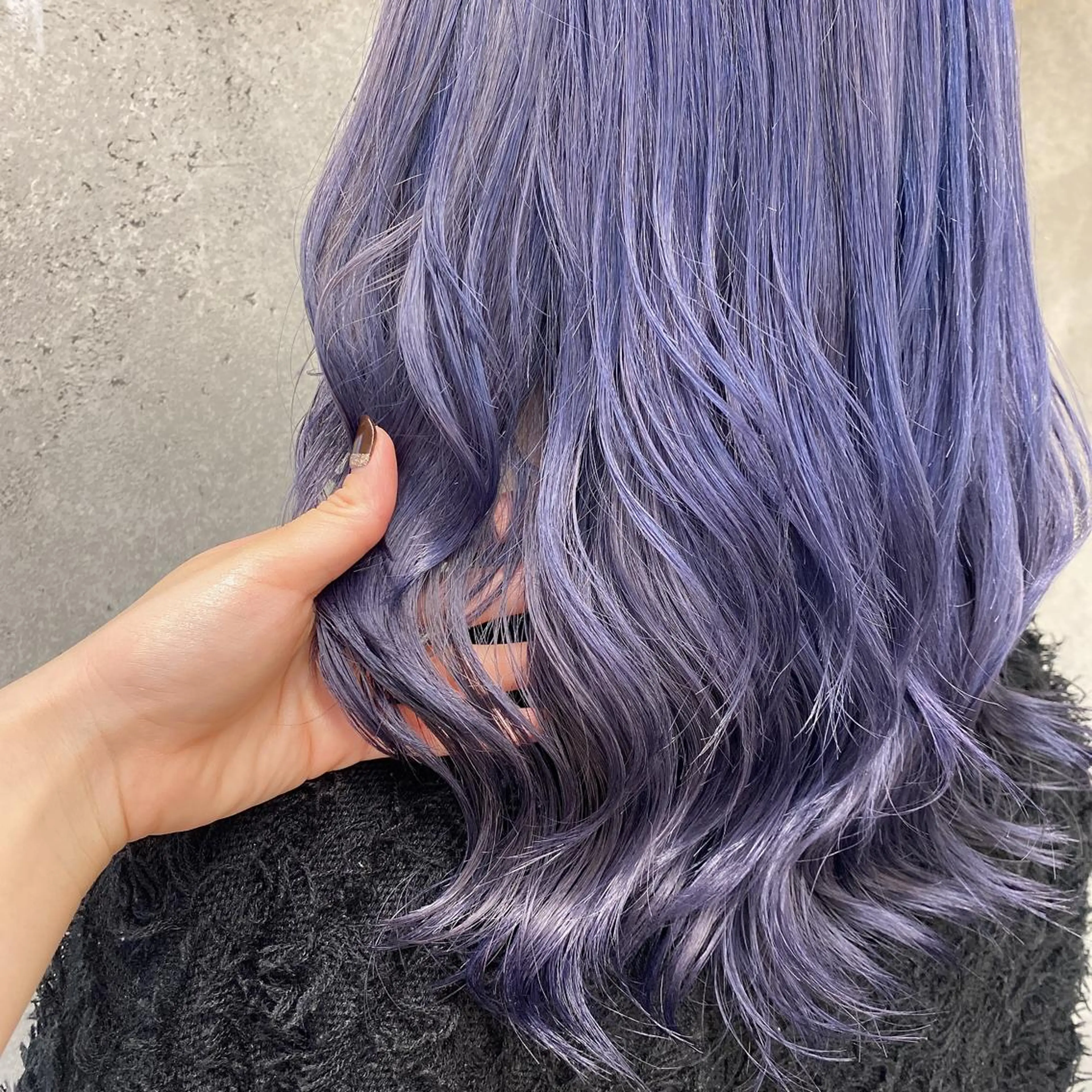セミロング カラー アッシュ ハイトーンカラー ラベンダーカラー ラベンダーアッシュ wakana 【ブリーチカラー】のヘアスタイル