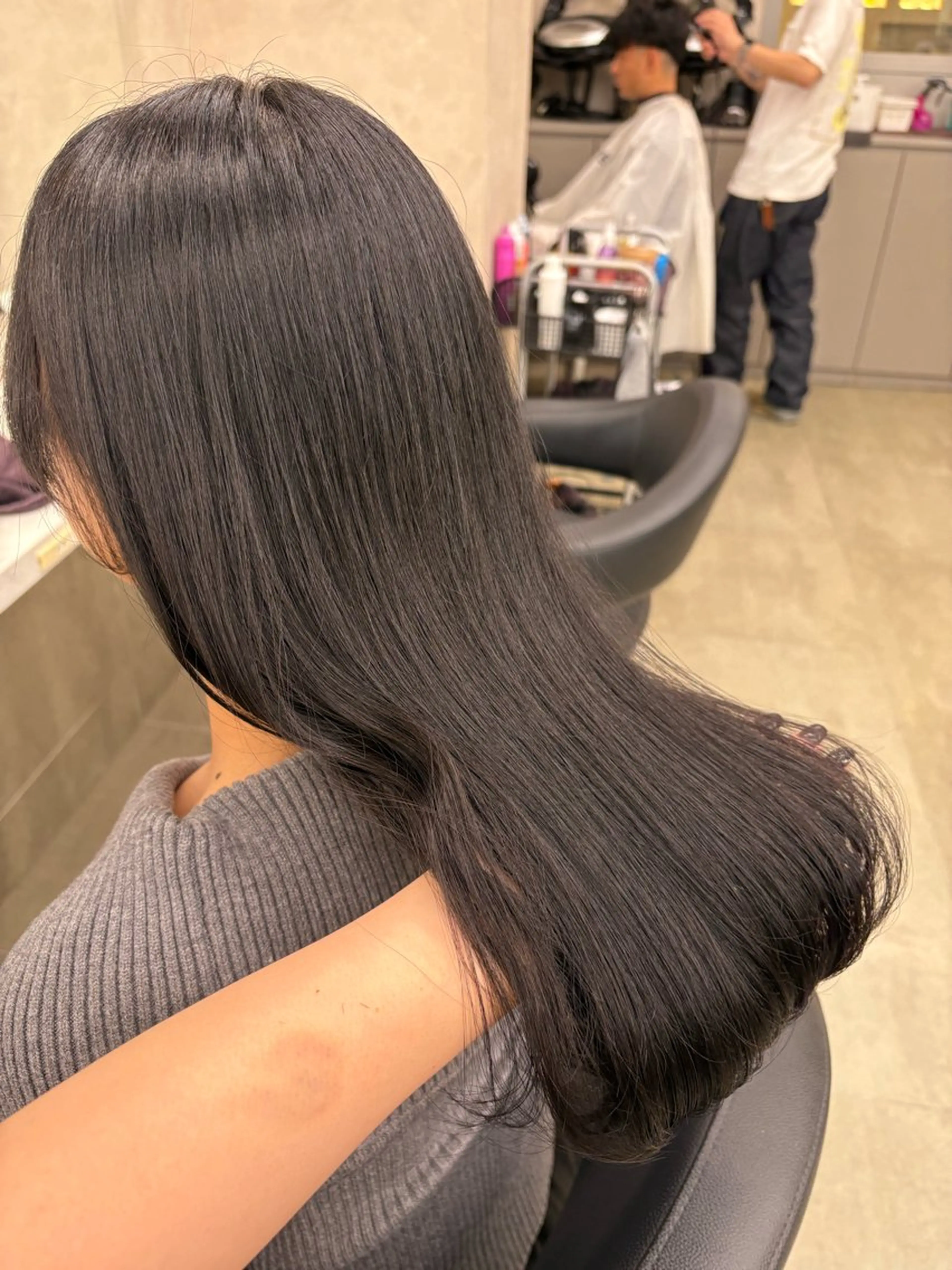 ロング ヘアカラー トリートメント ヘッドスパ ヘアセット 寒色＆ブリーチ特化 寒色MiOのヘアスタイル