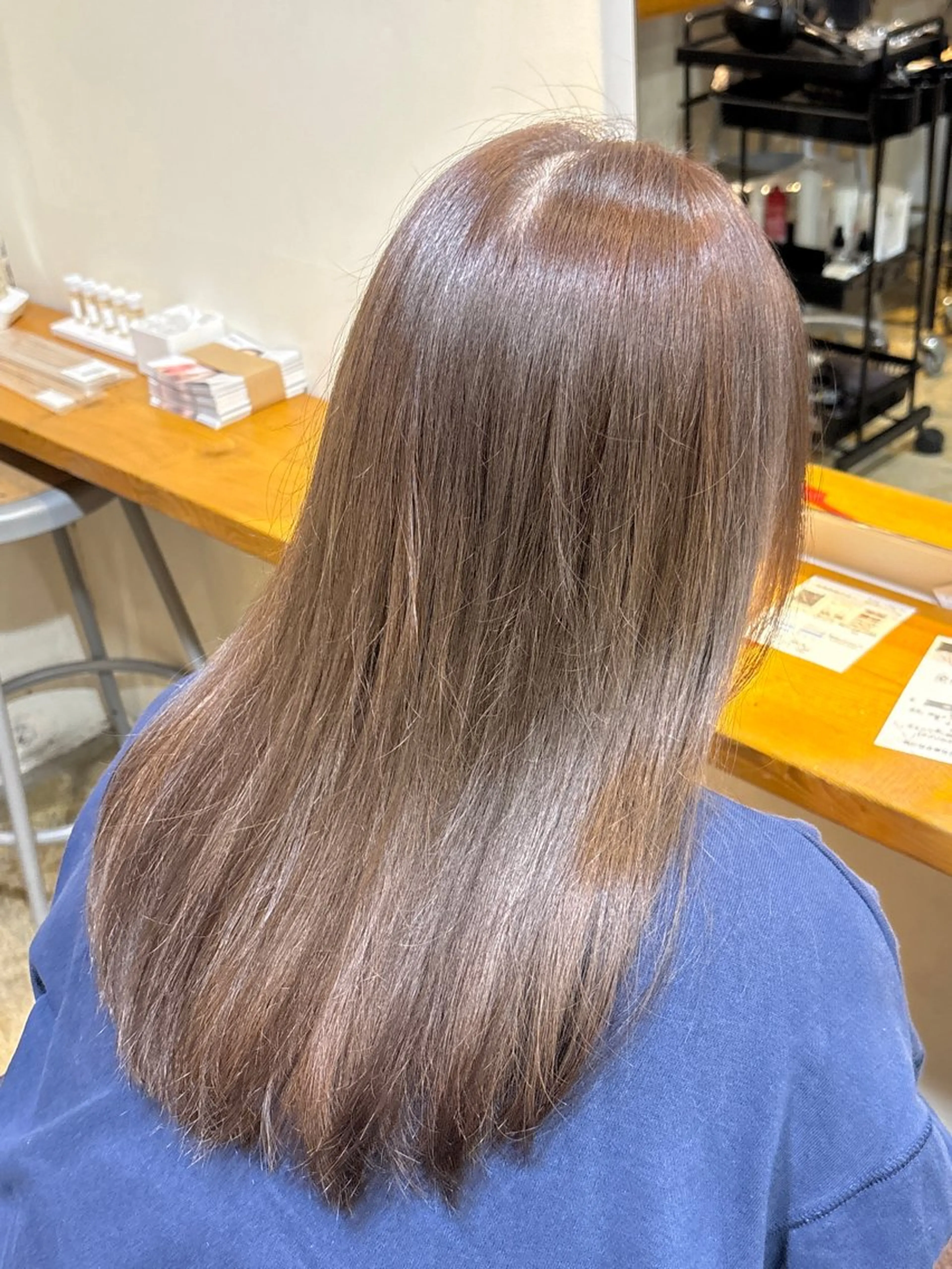 ミディアム カラー カット ヘアカラー トリートメント RIN／韓国ヘア レイヤーカットのヘアスタイル