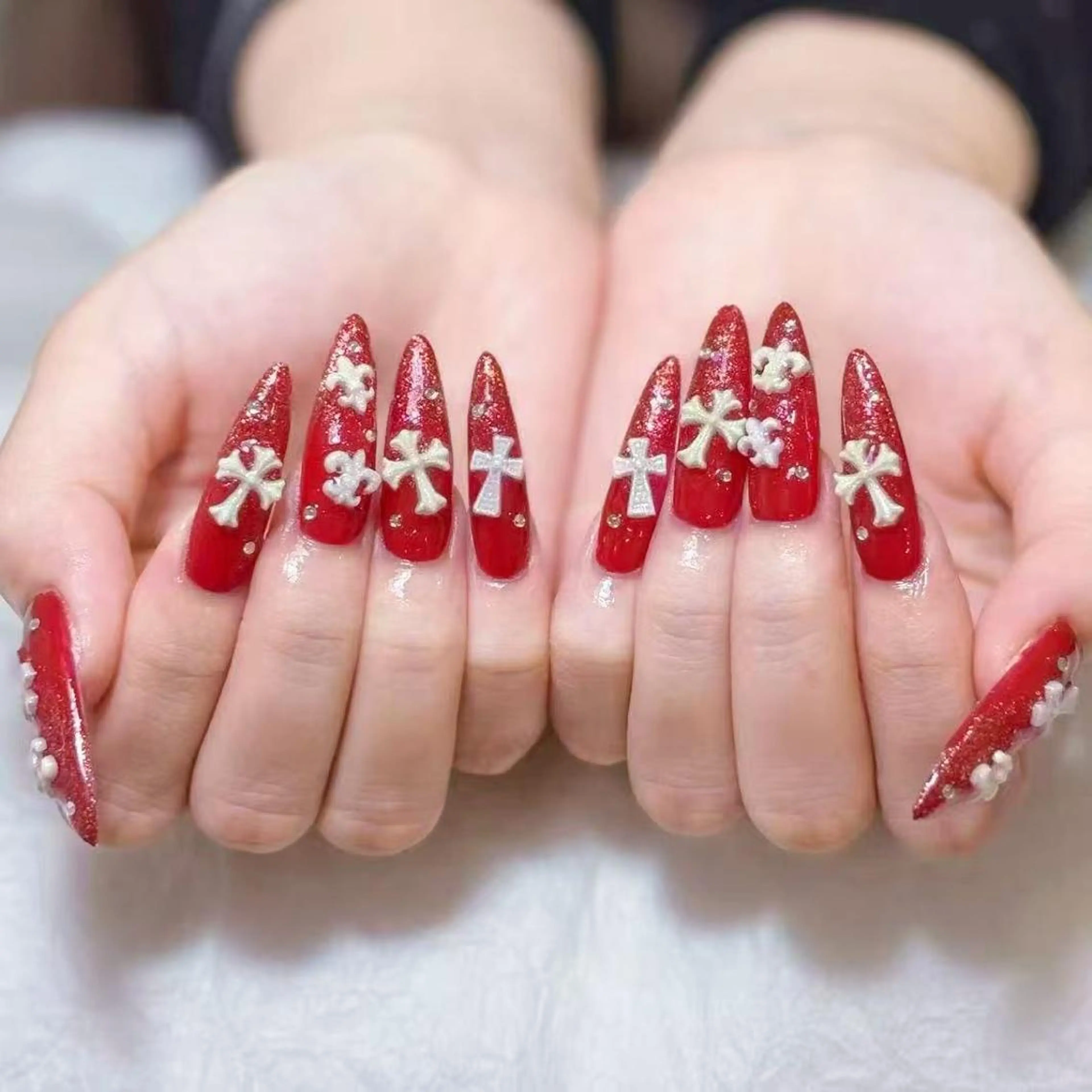 ネイル アートネイル オーロラネイル ガーリー キラキラネイル 韓国ネイル ハンドネイル YOYO 💅のネイルデザイン