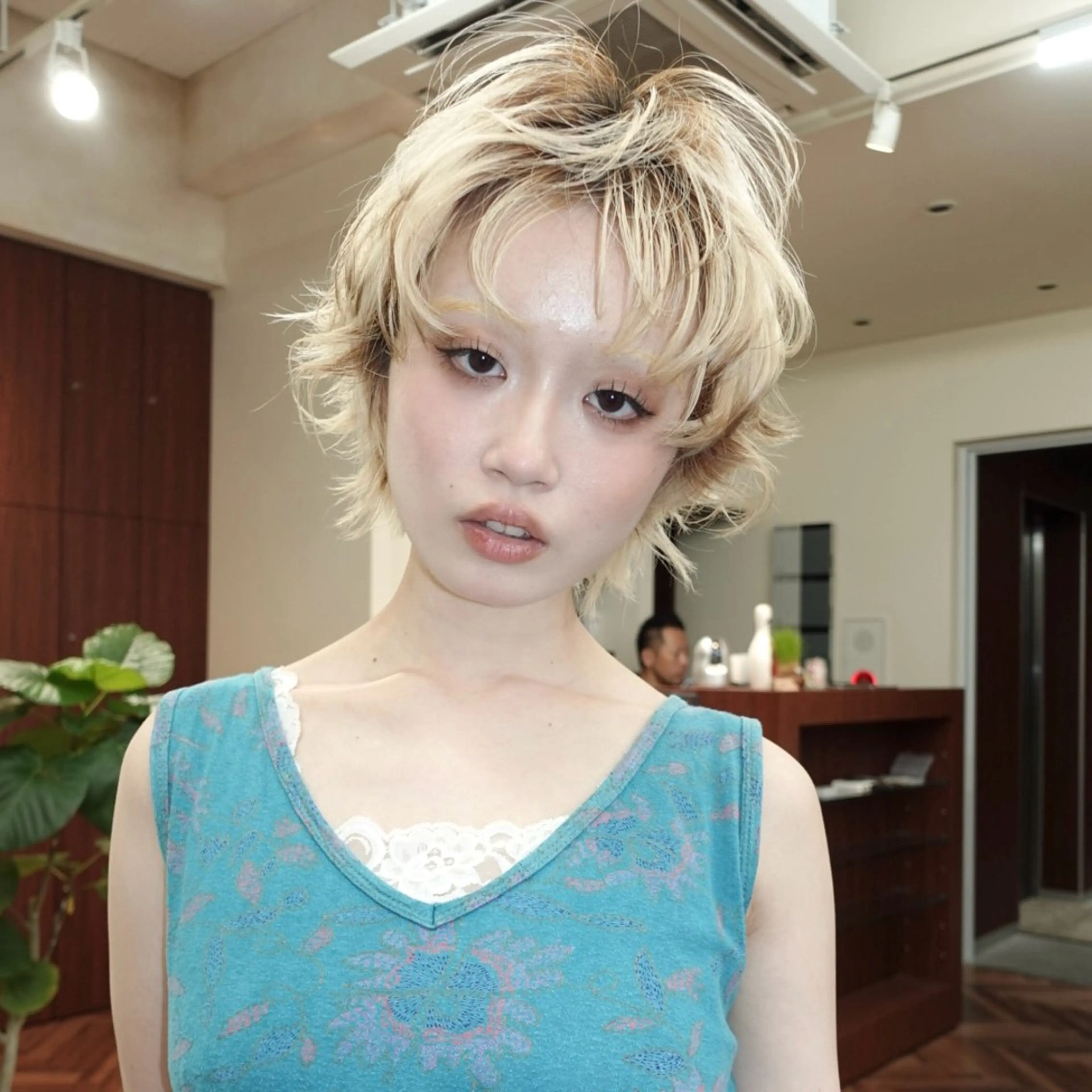 ショート 顔まわりレイヤー ハッシュカット ハイレイヤー 韓国風ヘア レイヤーカット ヘアカラー トリートメント 似合わせカット レイヤーカットのヘアスタイル