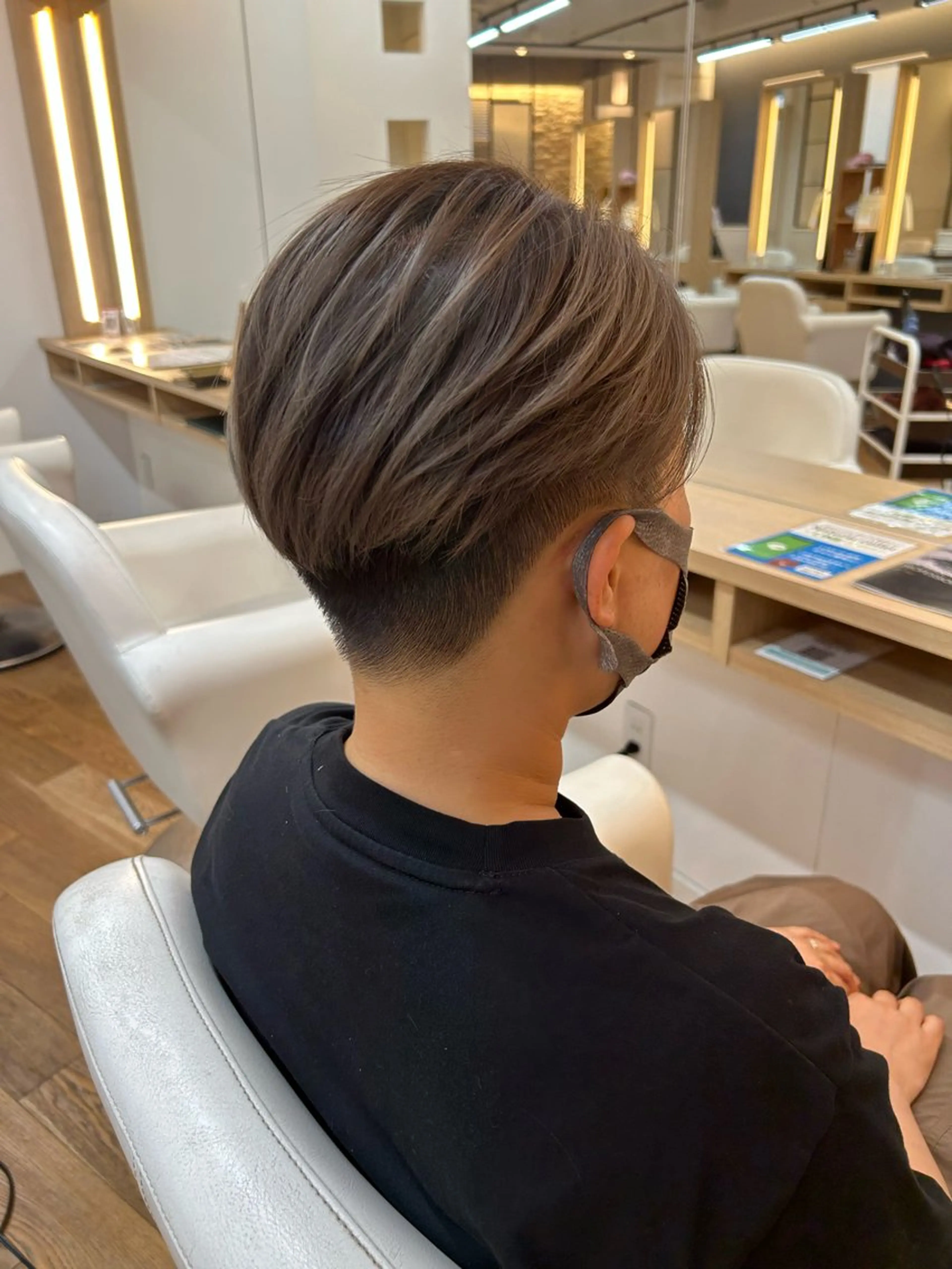 ショート カラー ブリーチ 透明感カラー ダブルカラー Luce所属・奈良 優輝のヘアスタイル