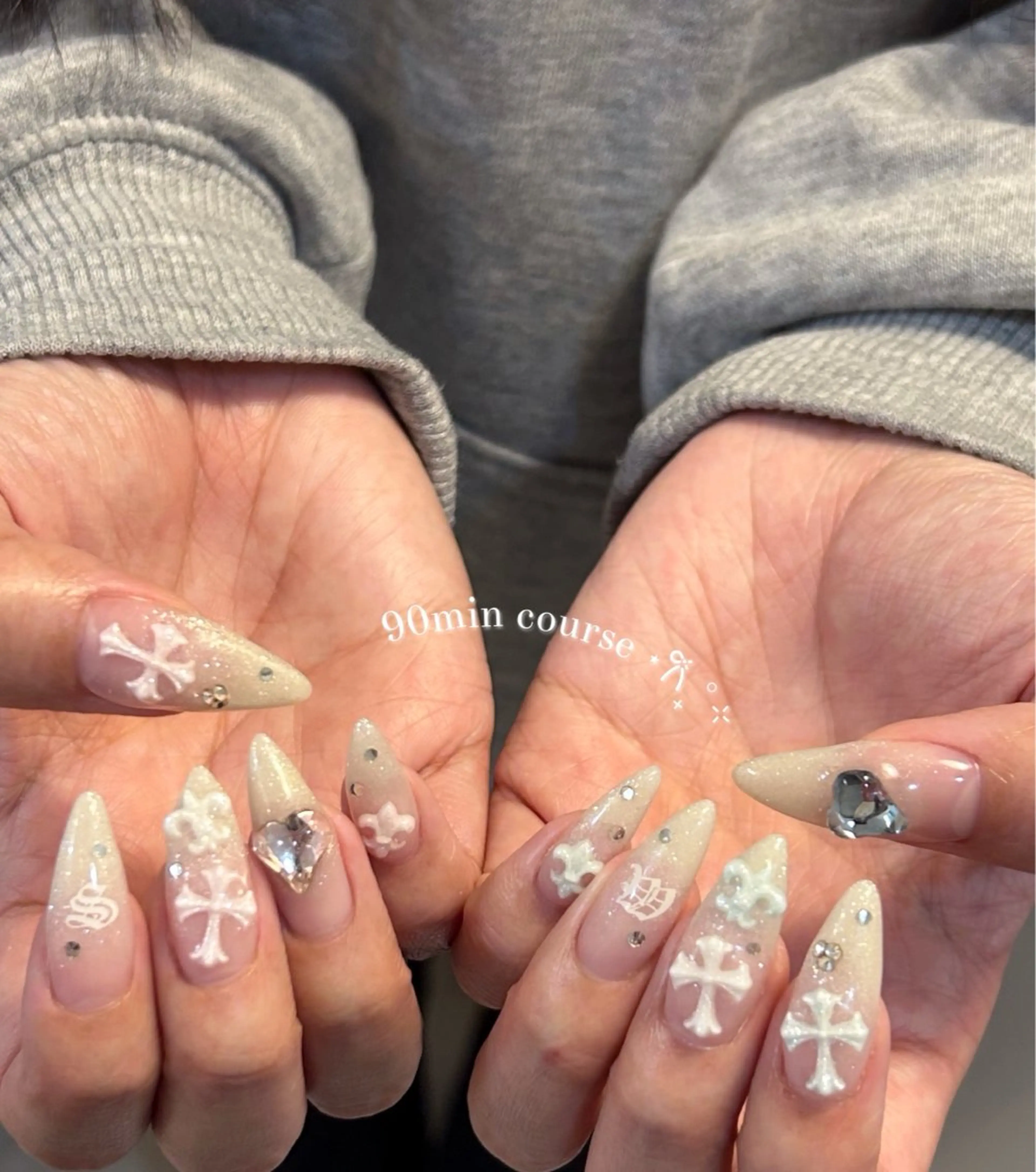 ネイル ハンドネイル ViViA momokaのネイルデザイン