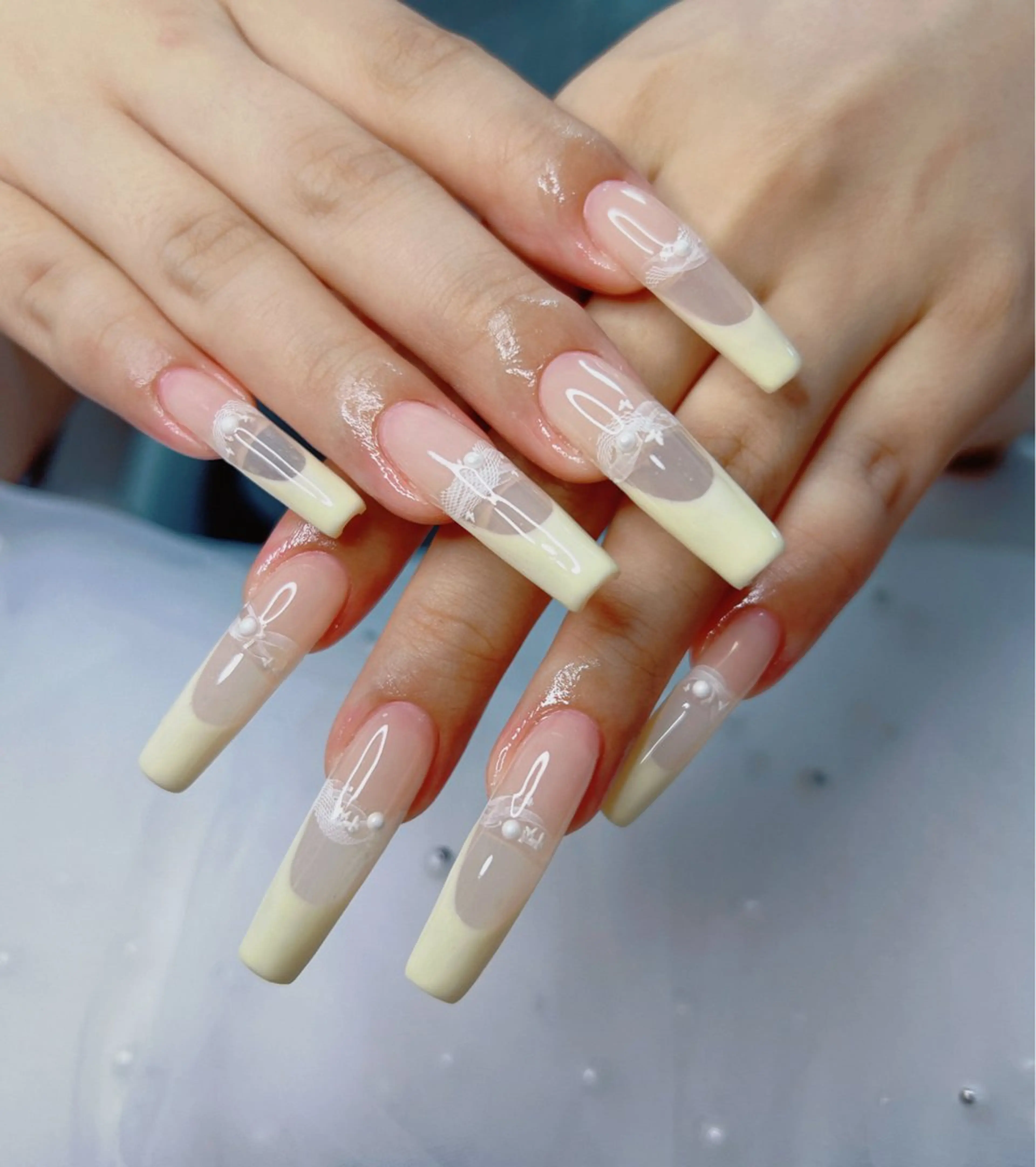 ネイル オーロラネイル 長さ出し フットネイル 韓国ネイル ラメ(グリッター) ハンドネイル 👍thumbs up nail👍のネイルデザイン