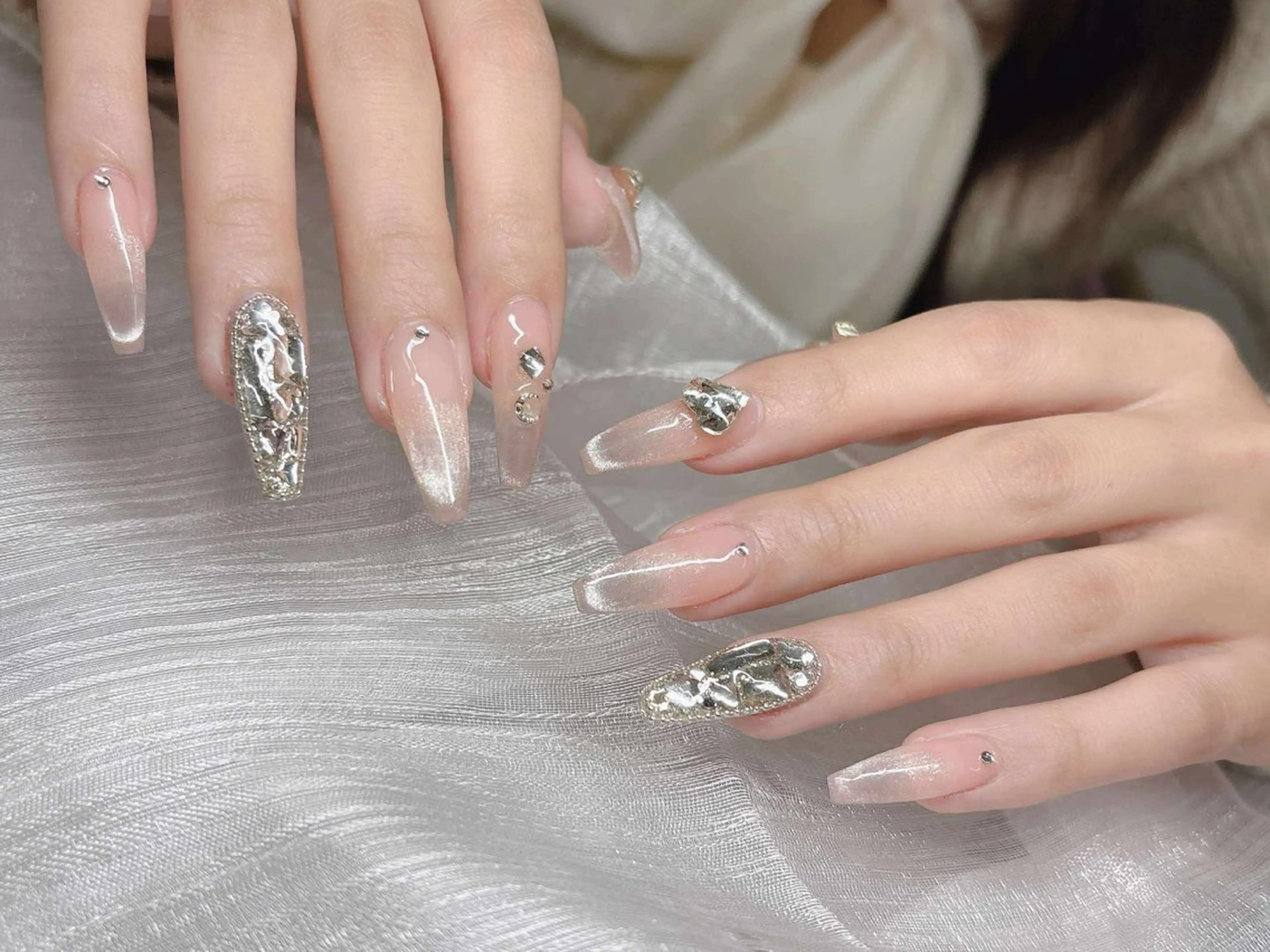 ネイル 長さ出し グラデーション 卒業式 キラキラネイル マグネットネイル ハンドネイル Lee Nailsのネイルデザイン