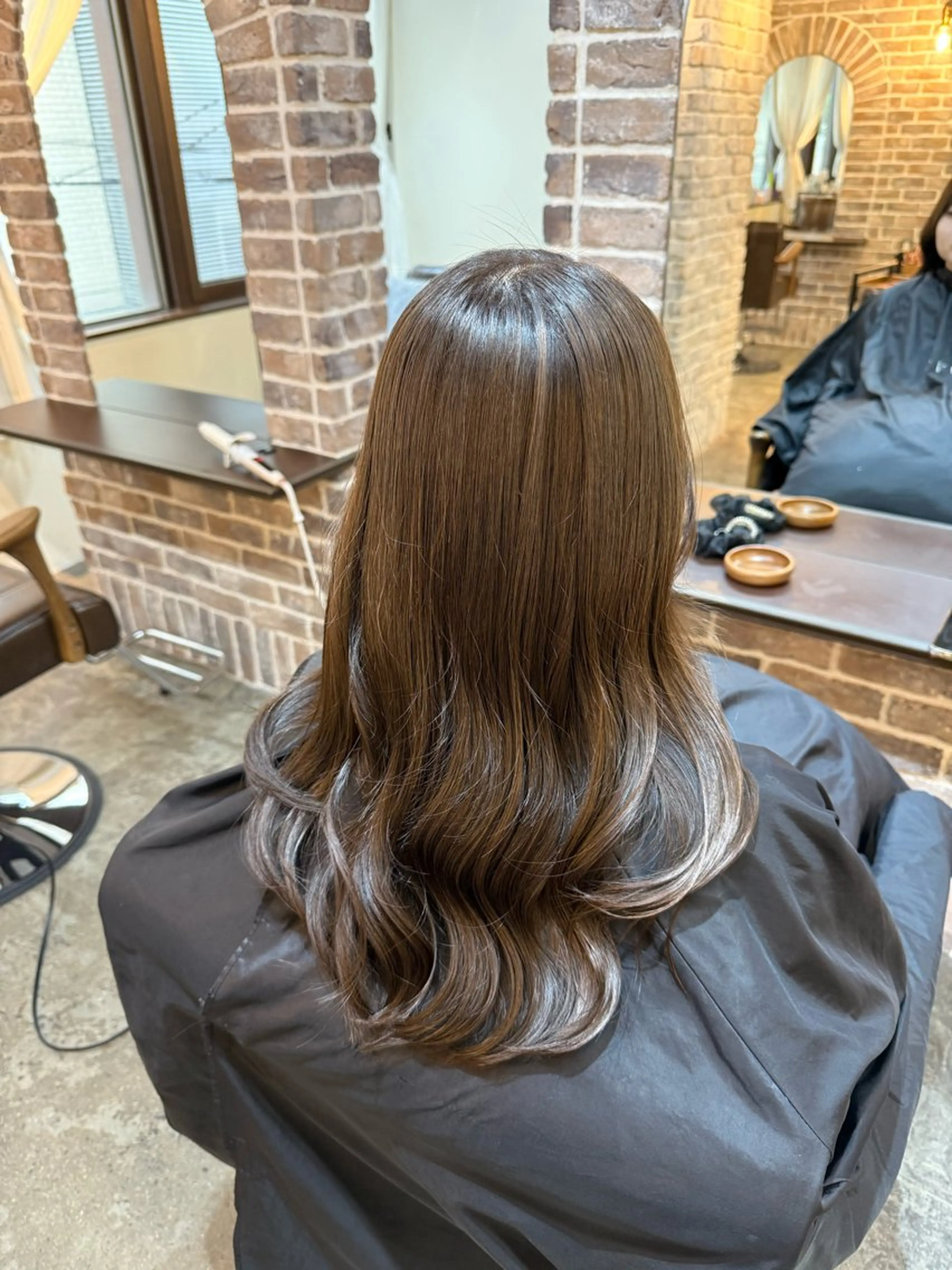 ロング カラー アッシュ アッシュブラウン ブラウンカラー カット ヘアカラー トリートメント ACROあべの店所属・艶カラー/インナー /グラデ/大西小百合のヘアスタイル