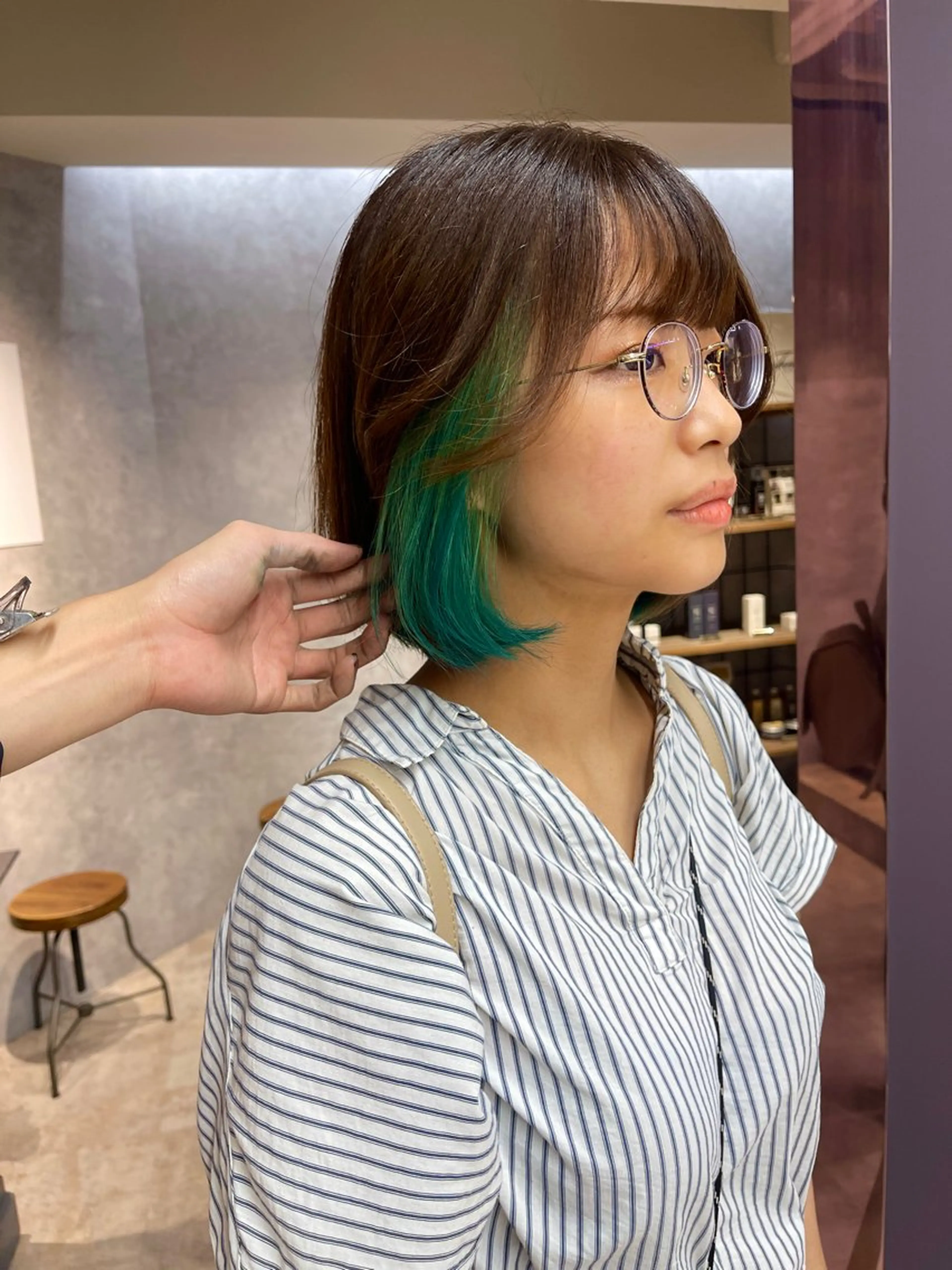 ショート カラー ブリーチ ケアブリーチ インナーカラー カット ヘアカラー トリートメント オフホワイトアンドなんば所属・福西 洋斗のヘアスタイル