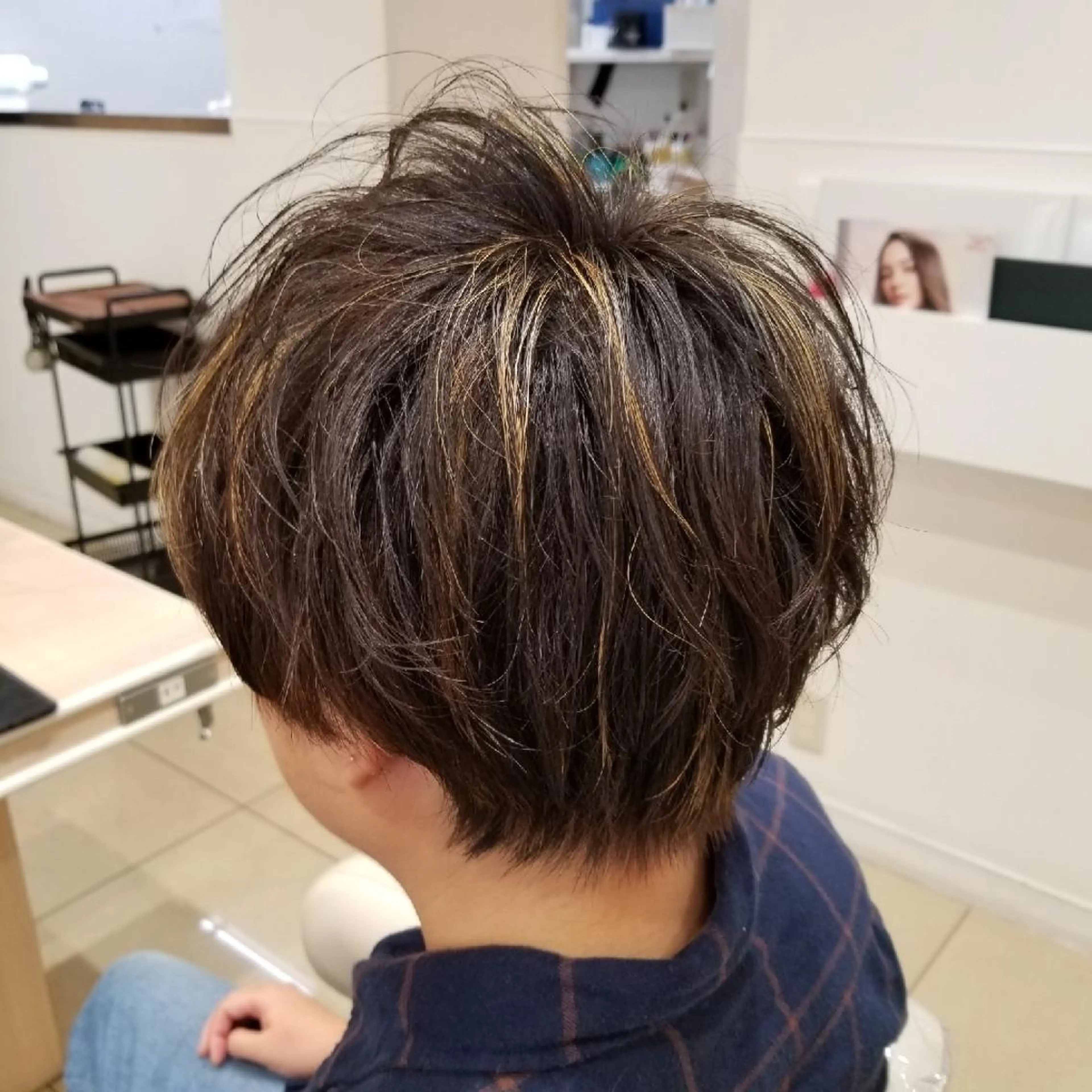 ショート カラー 山内 佐江子のヘアスタイル