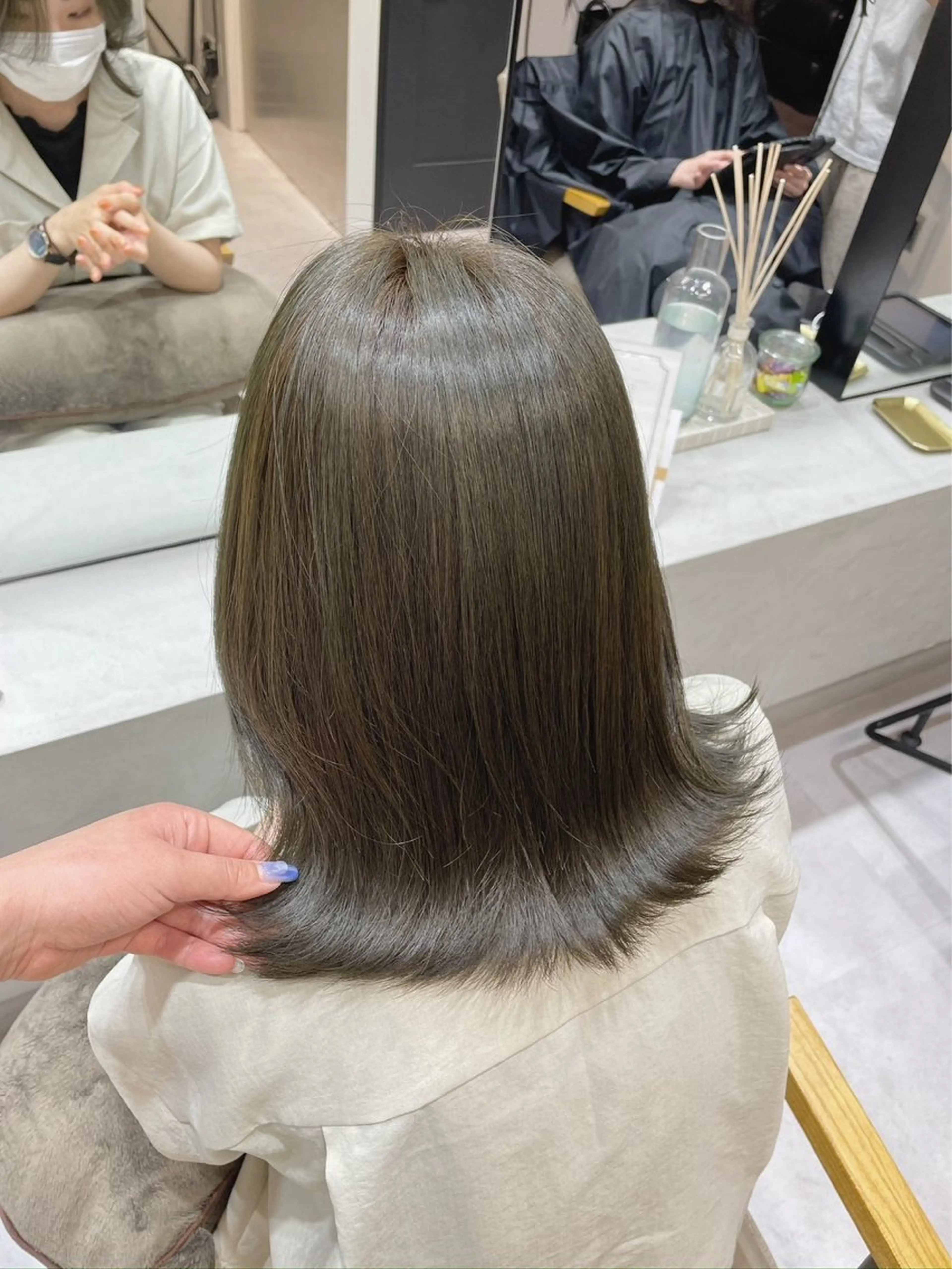 ショート カラー ボブ｜レイヤー ショート｜Hinaのヘアスタイル