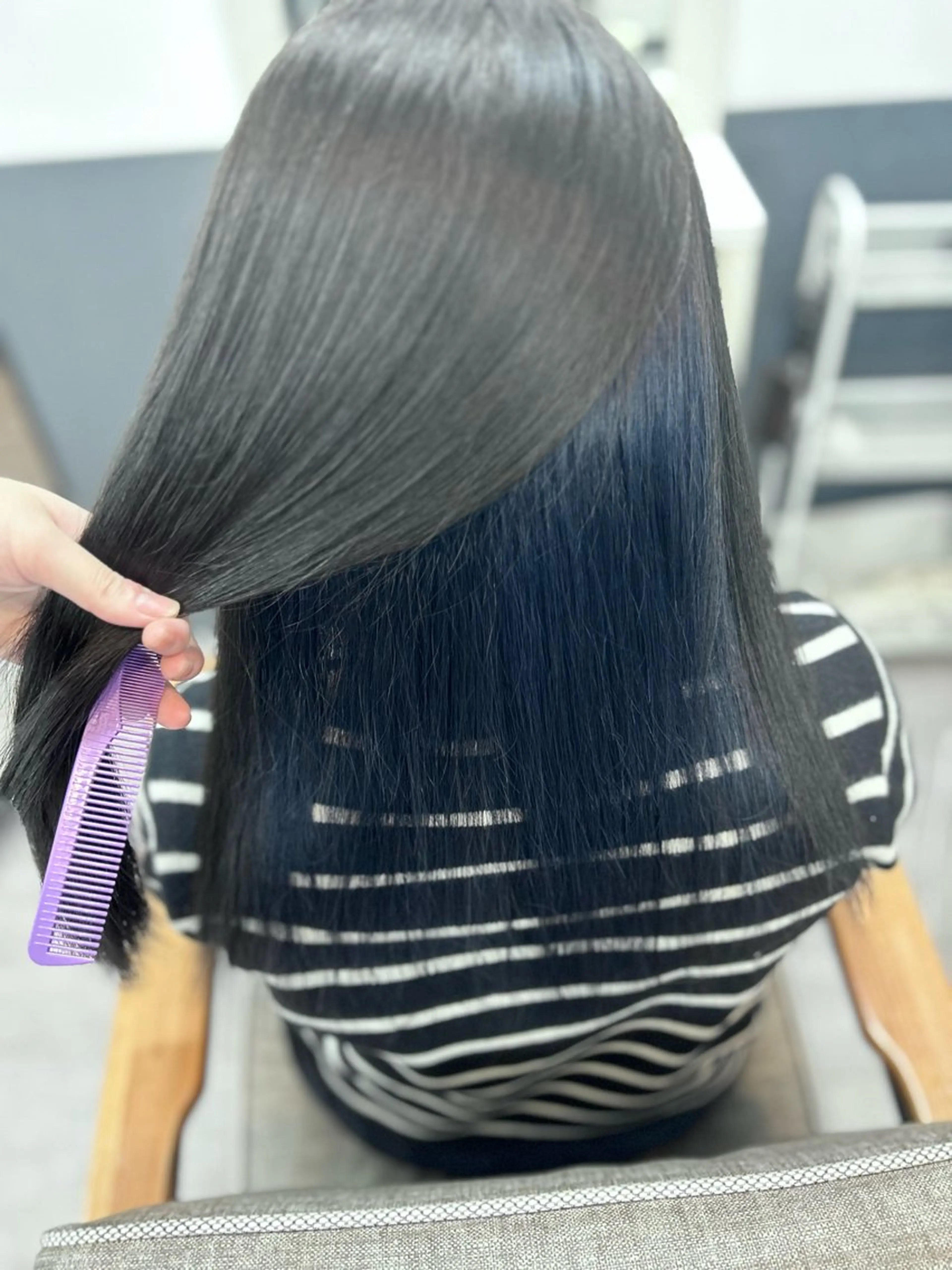 セミロング 縮毛矯正 ヘアカラー 艶髪カラー┊︎ レイヤーボブ🍀きりのヘアスタイル