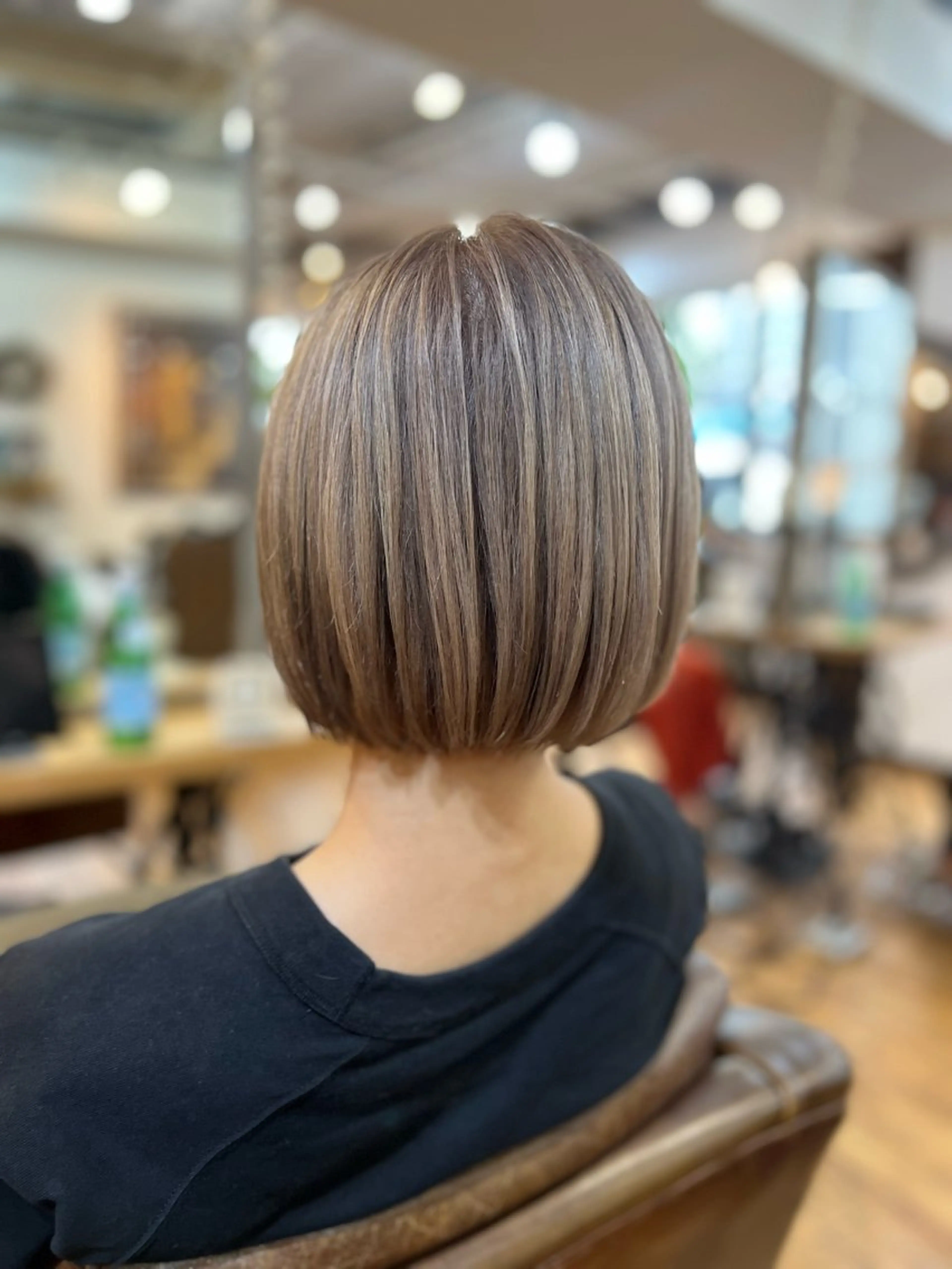 ショート カラー ハイライトカラー ボブ ハイライト カット ヘアカラー 180°One Eighty Degrees所属・ERIKA/ ハイライト/大人女子のヘアスタイル