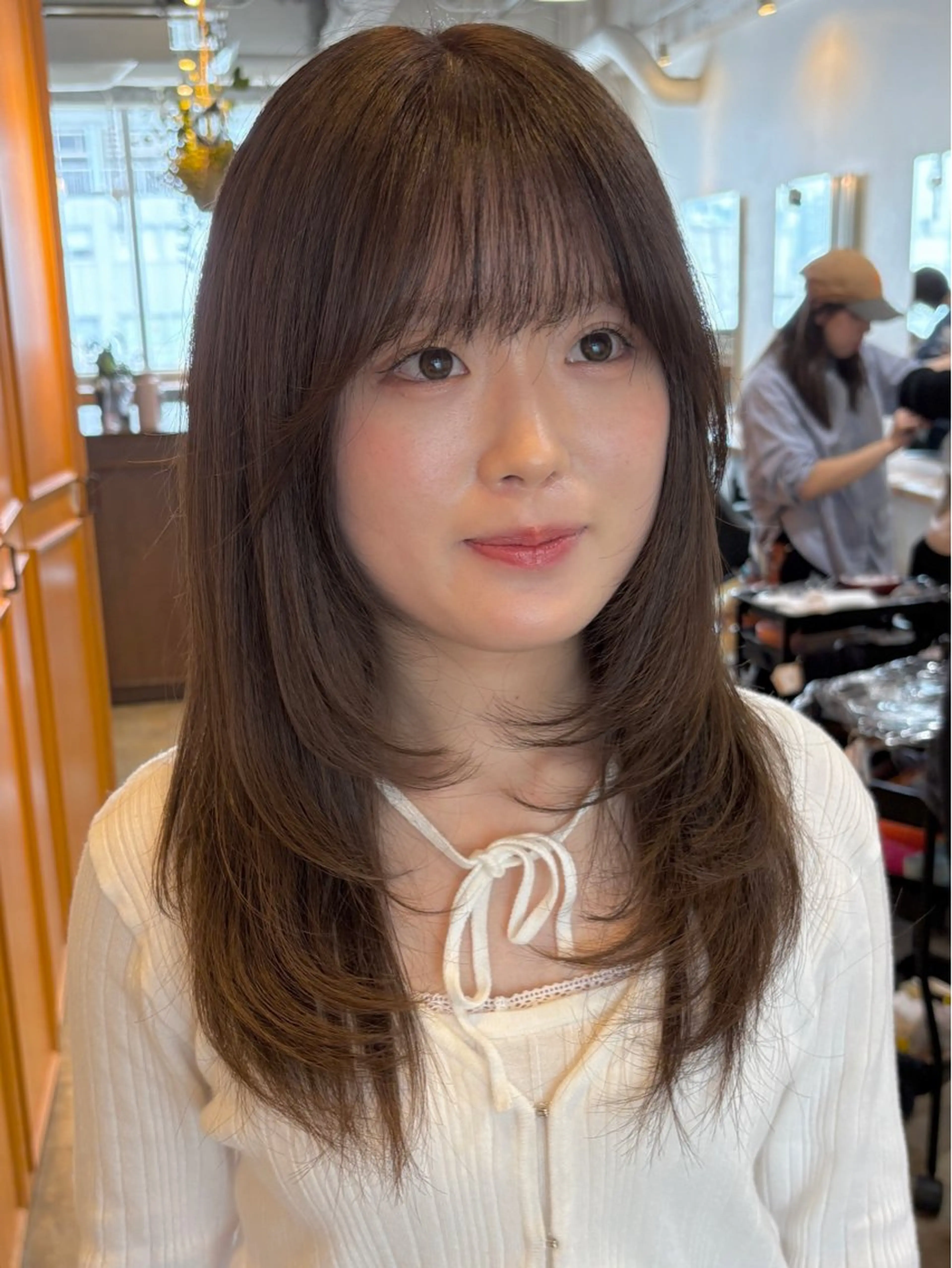 ミディアム カラー カット ヘアカラー トリートメント RIN／韓国ヘア レイヤーカットのヘアスタイル