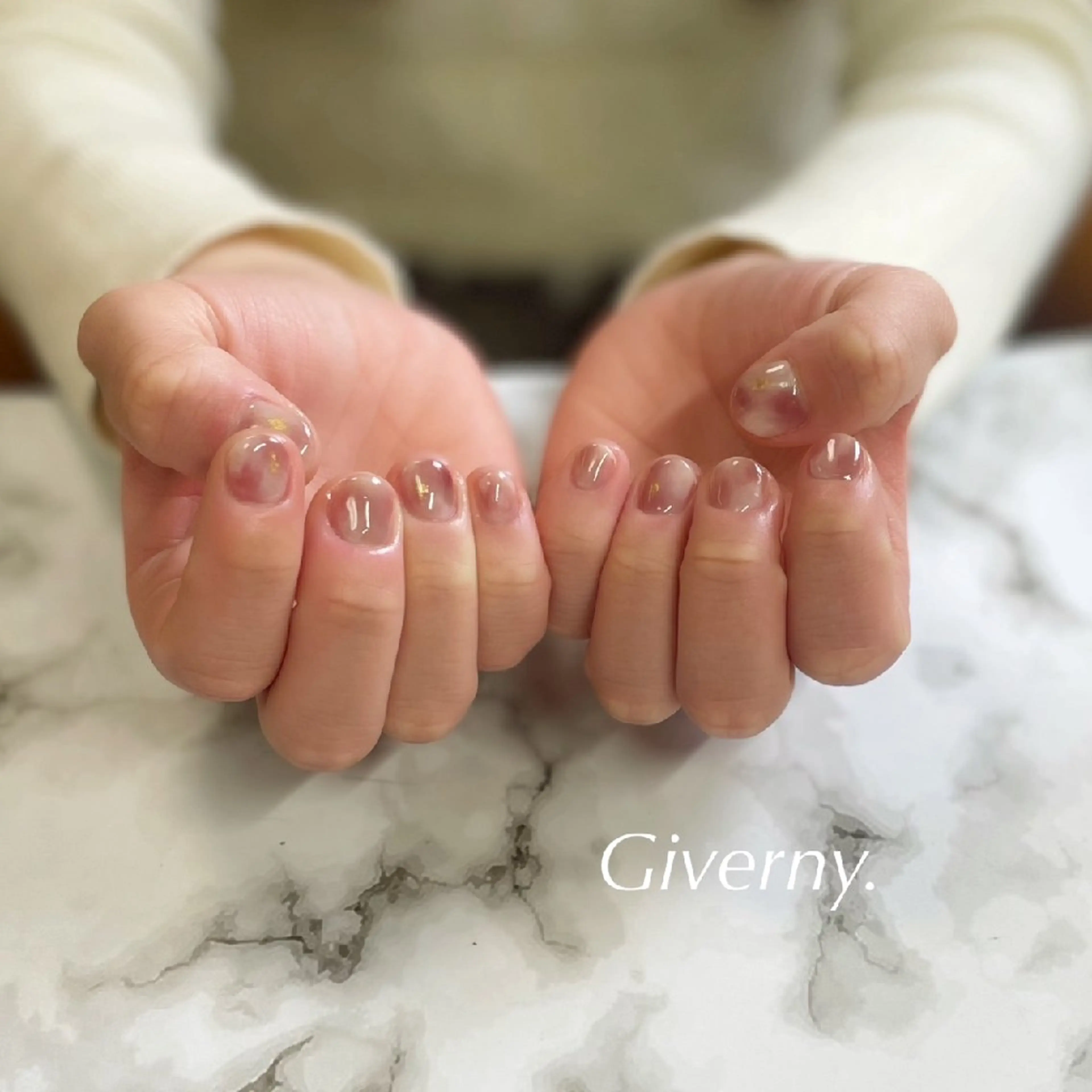 ネイル ブラウン ニュアンスネイル 春ネイル ハンドネイル Giverny .のネイルデザイン