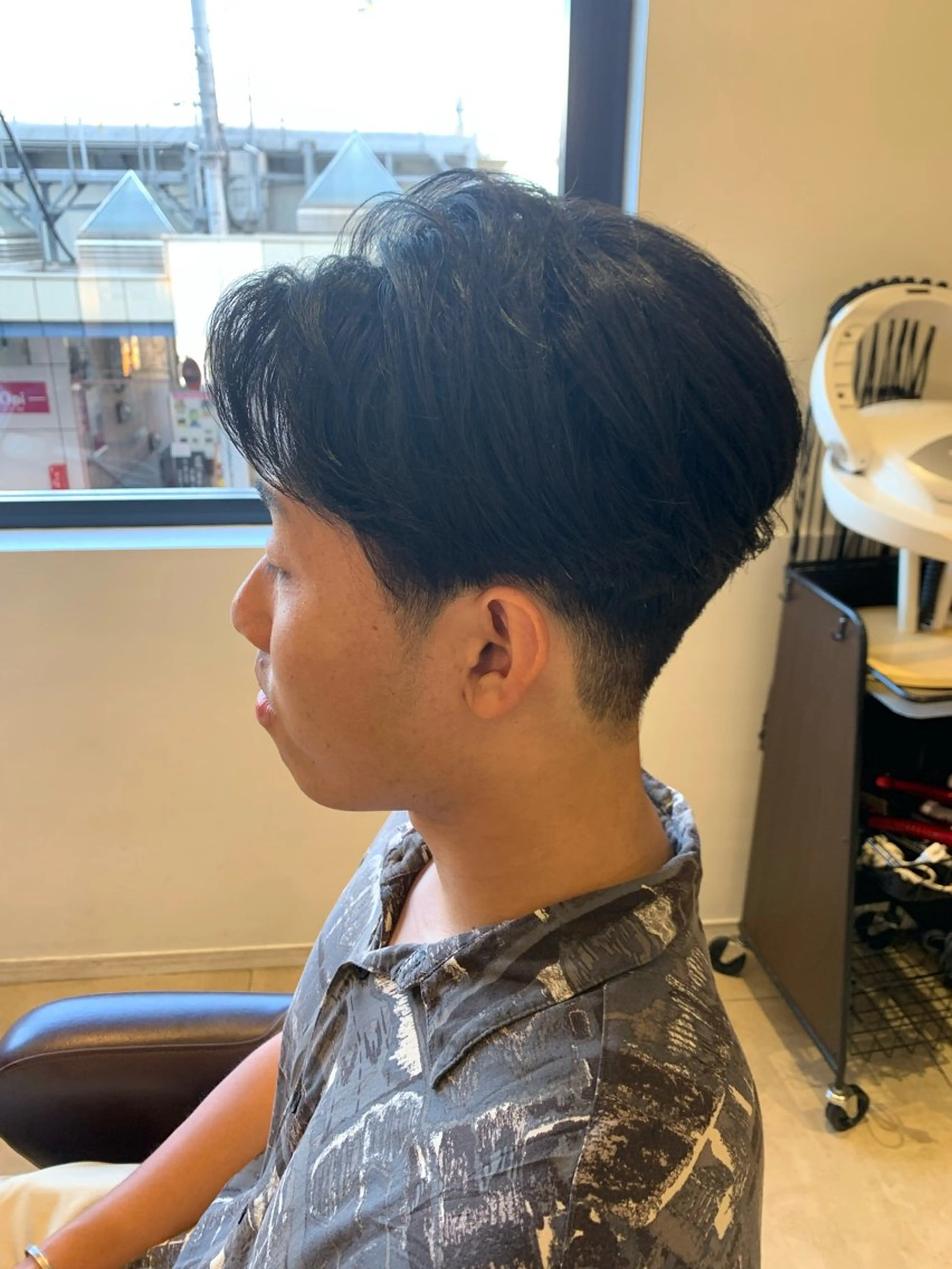 メンズ センターパート 刈り上げ 庄司 沙羅のヘアスタイル