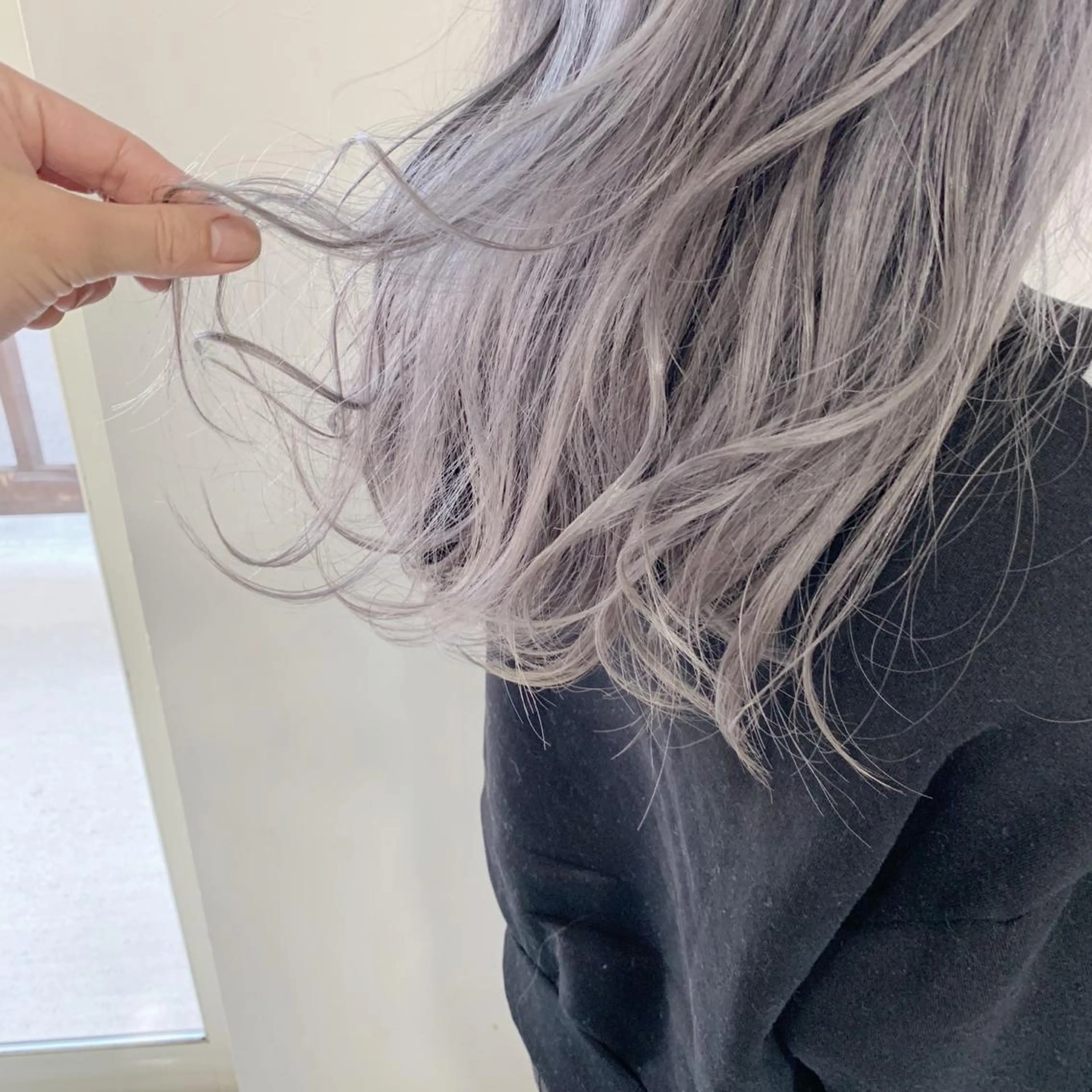 セミロング カラー ブリーチ 新井 広之のヘアスタイル