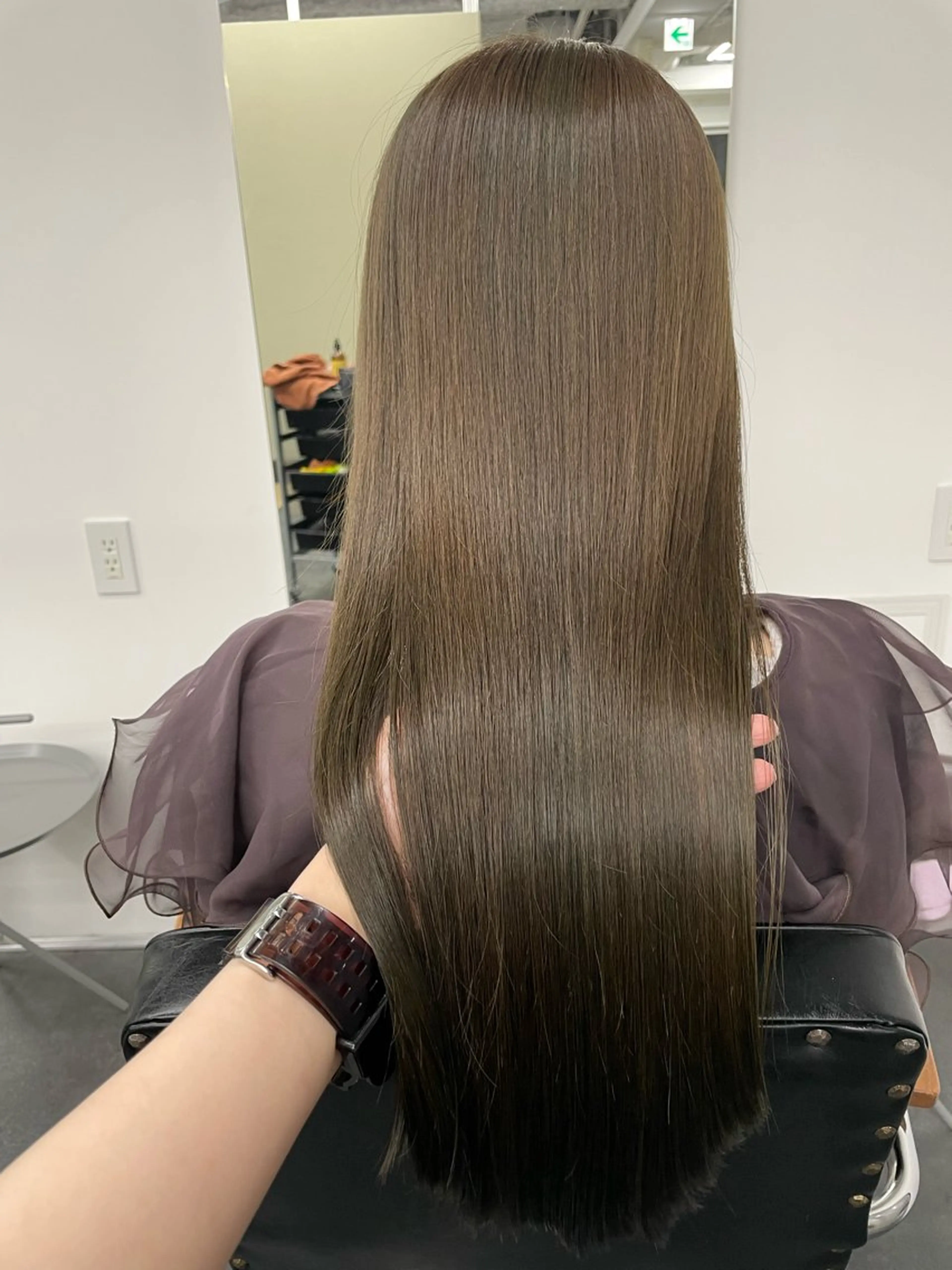 ロング カラー ロングレイヤー アッシュ ベージュカラー ブリーチ ケアカラー ヘアカラー レイヤー/梅田/ HIKARU🍀のヘアスタイル