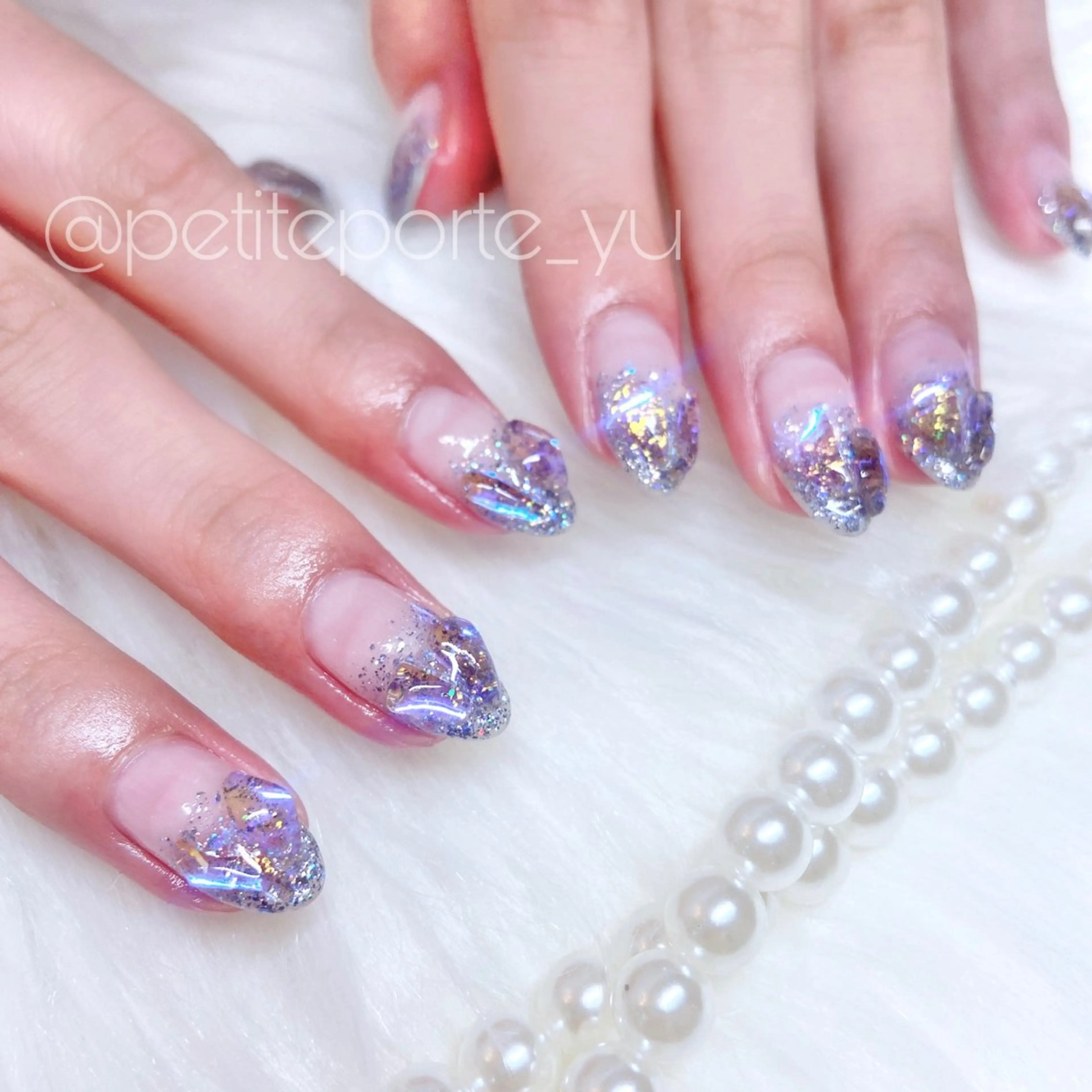 ネイル オーロラネイル 氷ネイル・うるうるネイル キラキラネイル ラメ(グリッター) パープル ハンドネイル nailsalon petite porte所属・petite porteのネイルデザイン