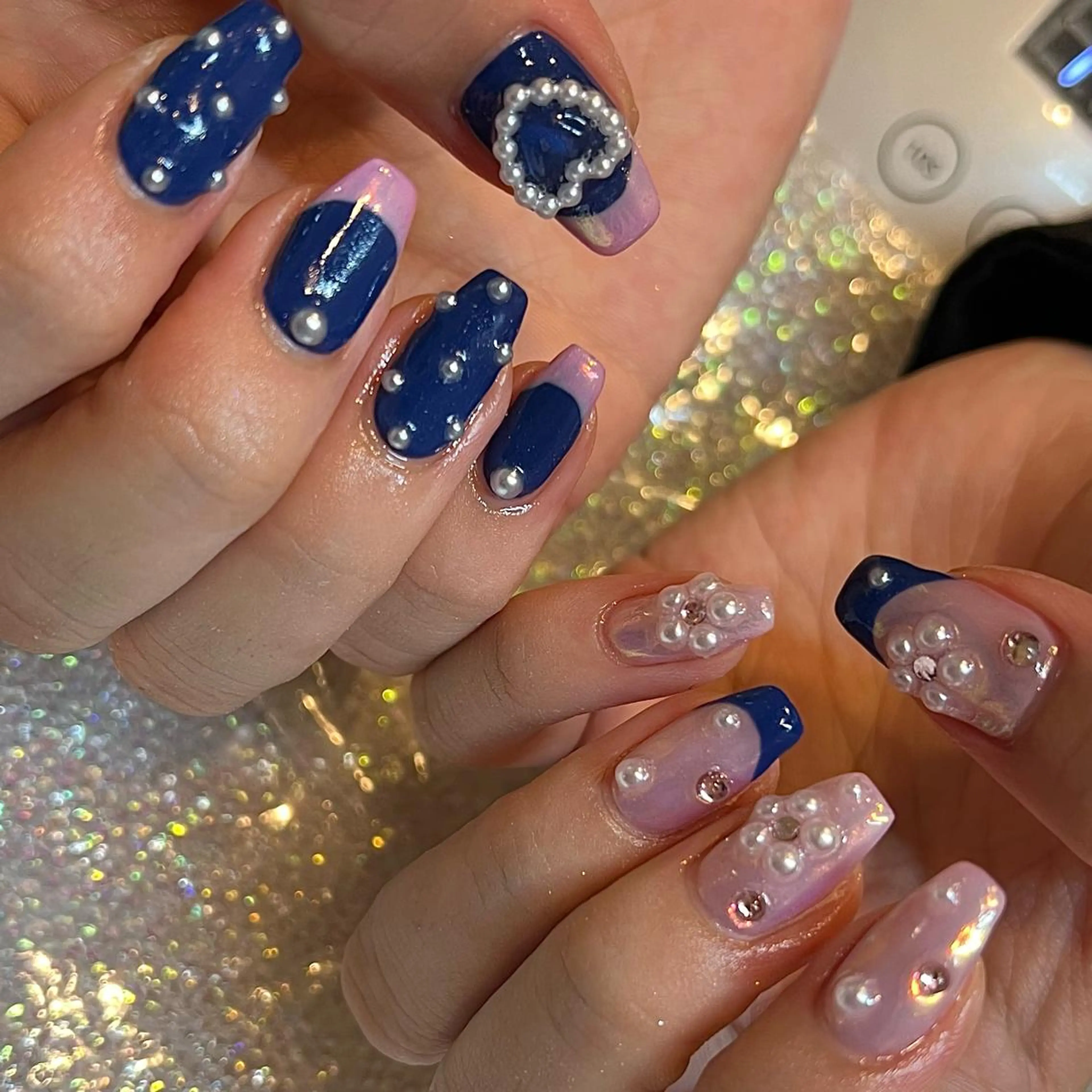 ミディアム ネイル オーロラネイル フレンチネイル ハンドネイル H🌺 NAILのネイルデザイン