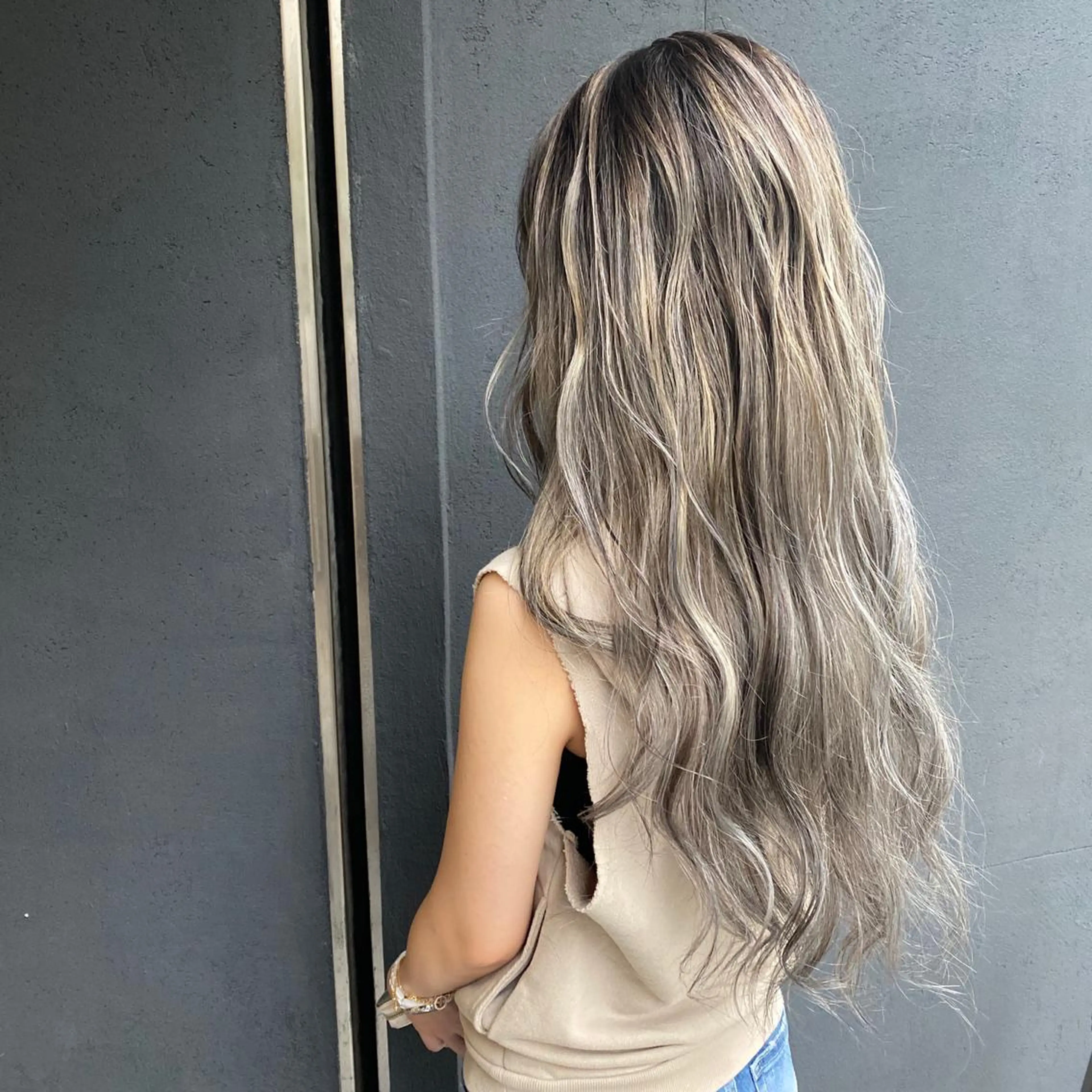 ロング カラー TRUCK トラックのヘアスタイル