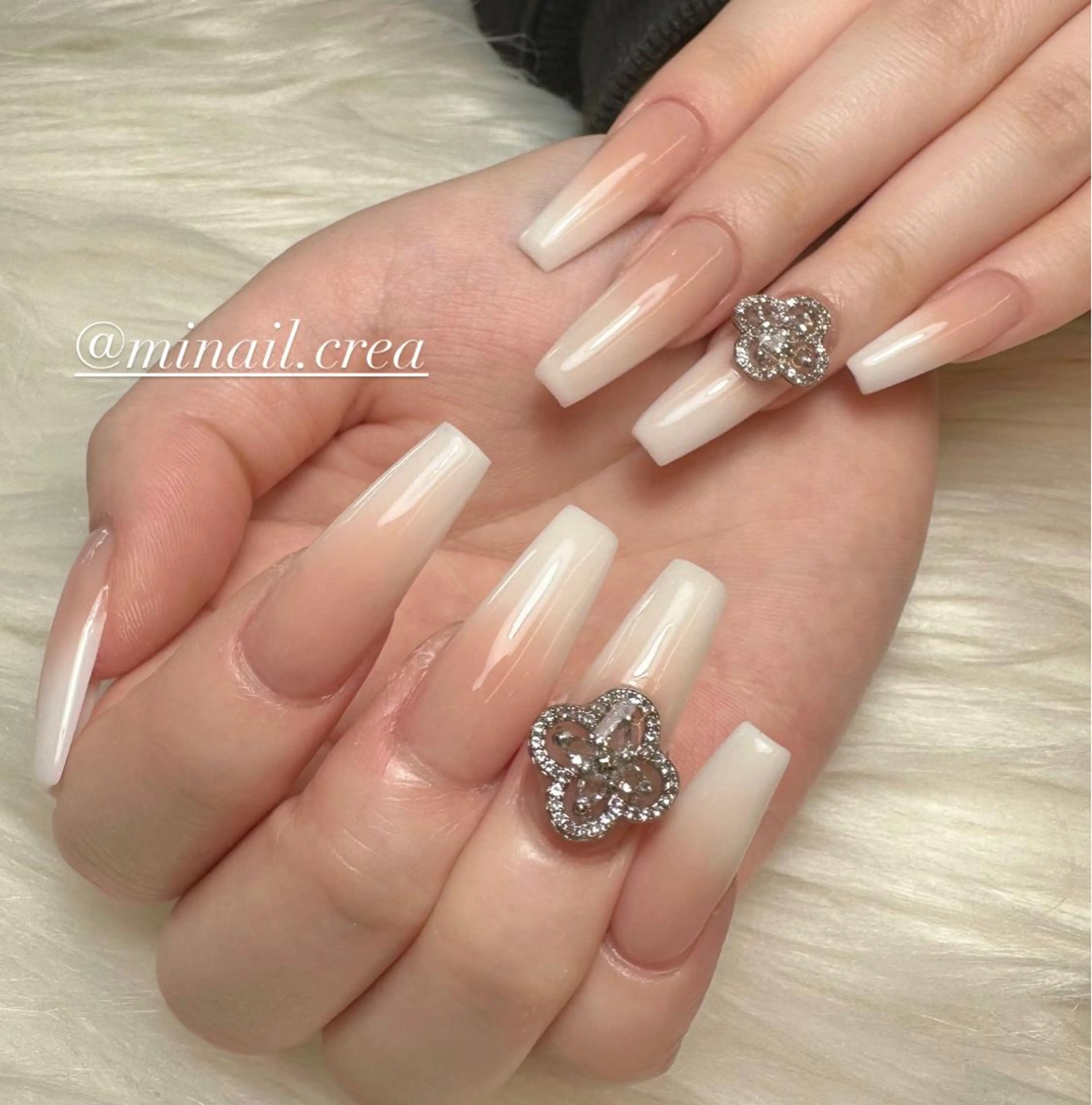 ネイル グラデーション キラキラネイル ロングネイル スカルプネイル シンプルネイル ハンドネイル CRéA　-private nailsalon-所属・CReA nailのネイルデザイン