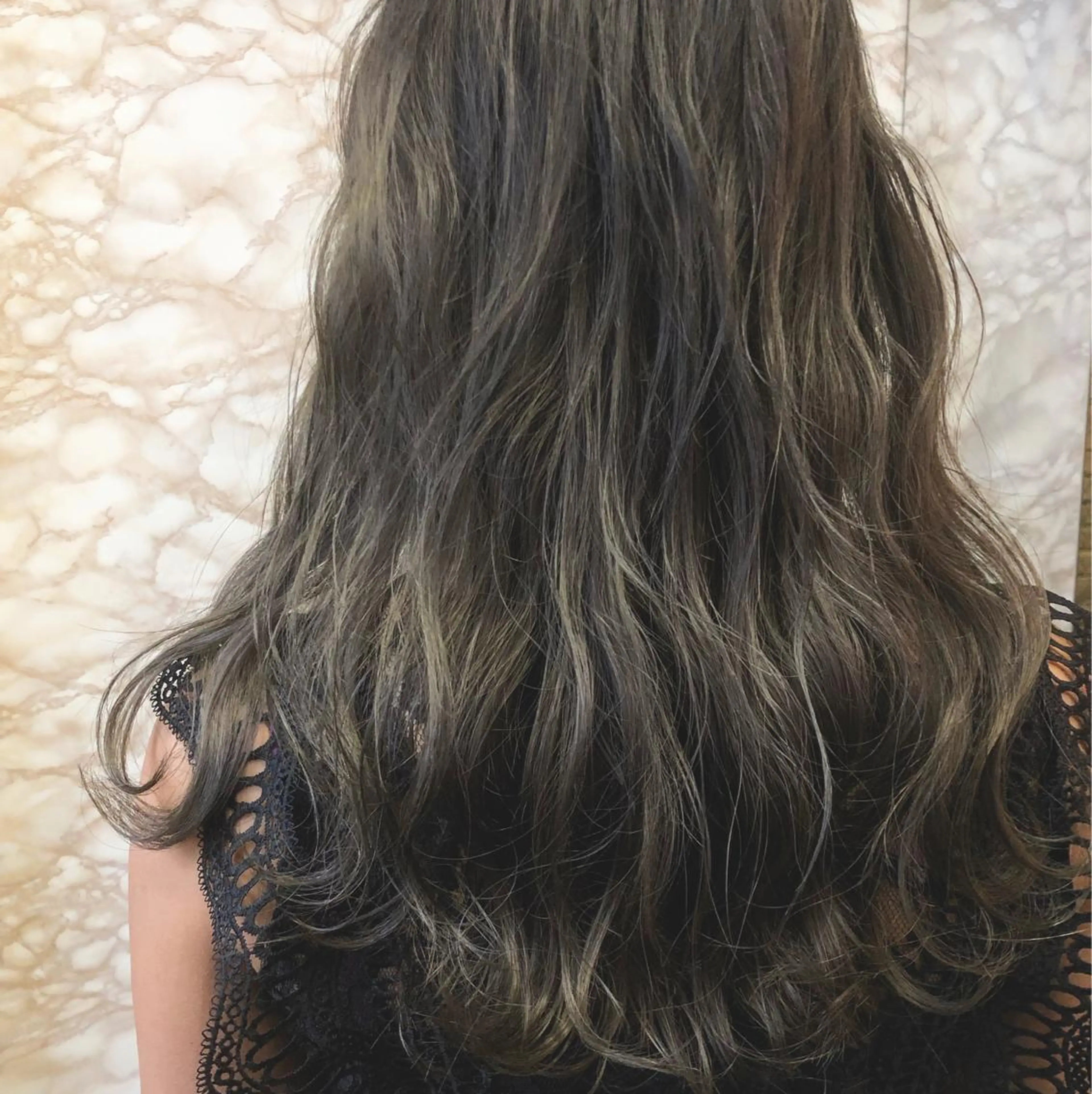 セミロング カラー パーマ ヘアアレンジ カット ヘアカラー トリートメント TOMO GEEKS代表のヘアスタイル