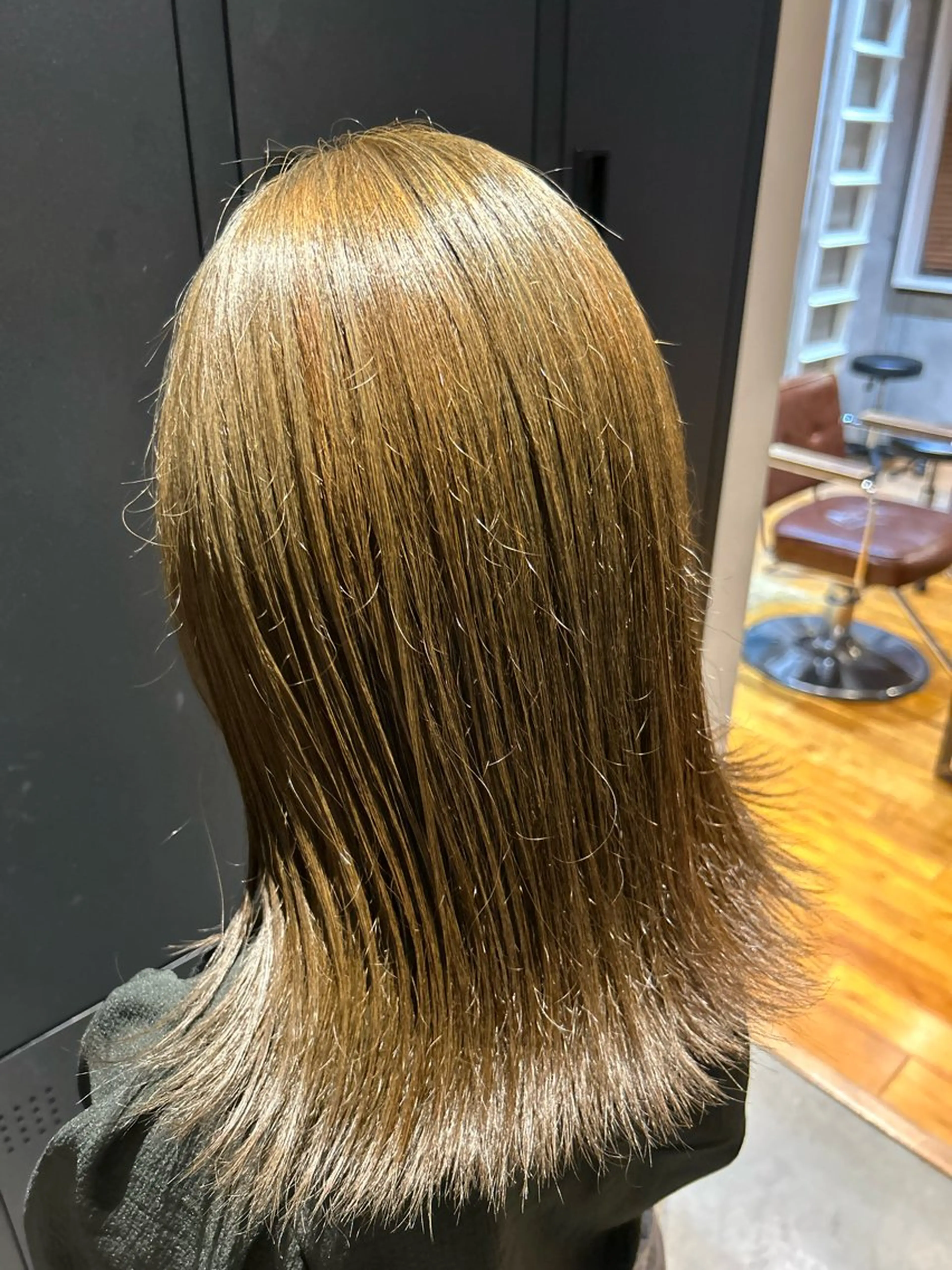 セミロング インナーカラー ✂️櫻井海星のヘアスタイル