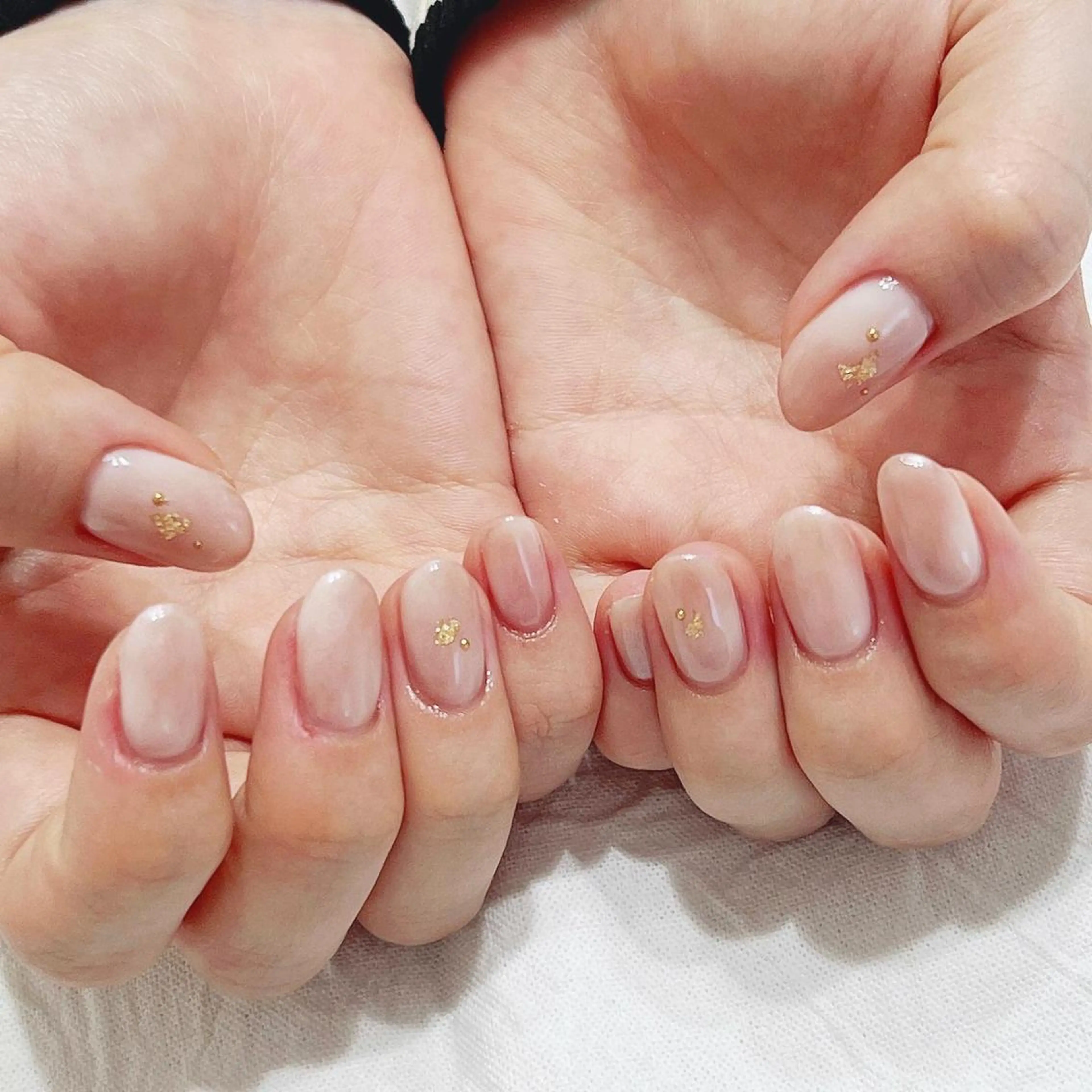 ネイル ゴールド ニュアンスネイル シンプルネイル ハンドネイル peaberry nailのネイルデザイン