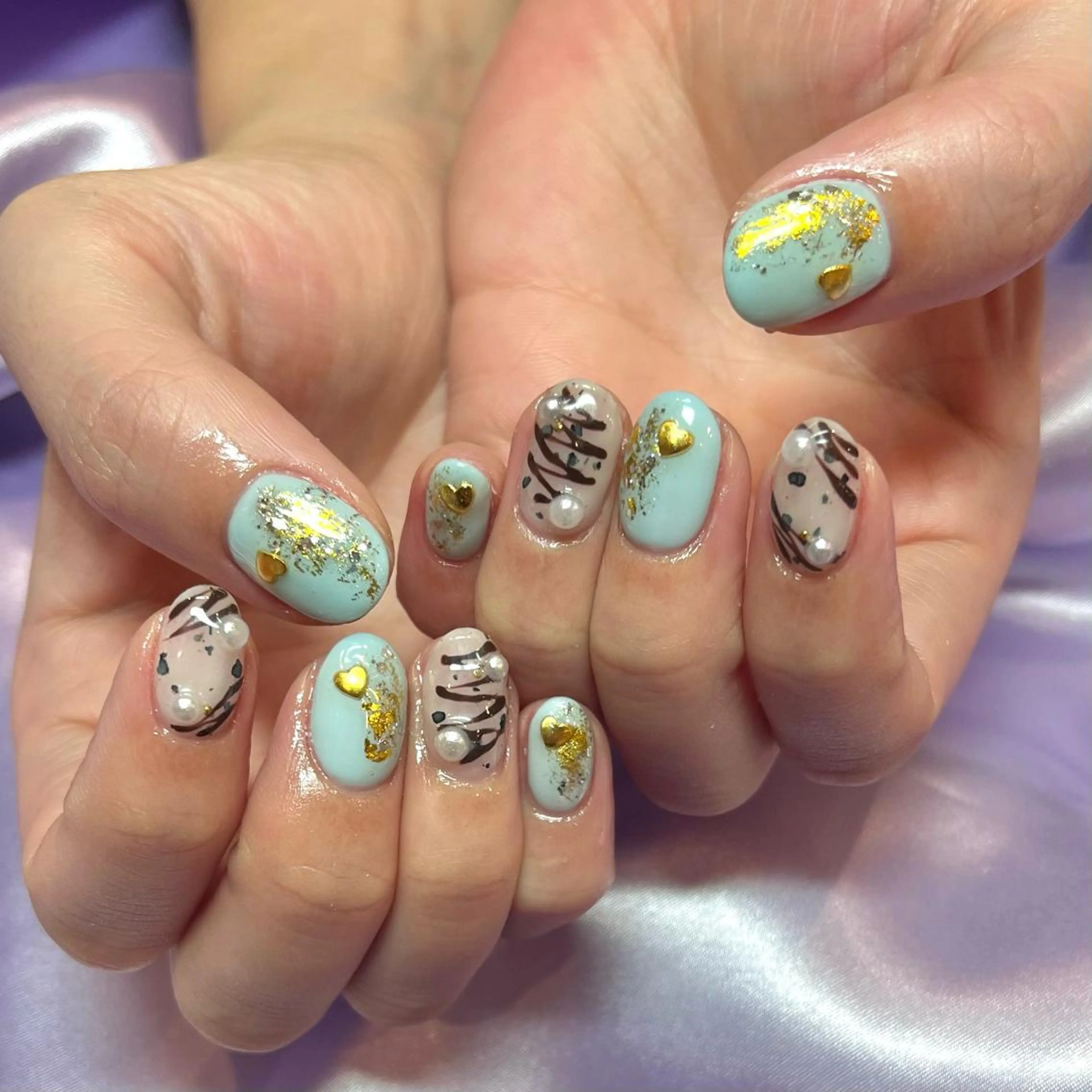 ネイル ハート キラキラネイル ラメ(グリッター) 水色 ネイルチップ para ☀︎ sol by BECK所属・Para Sol nail　Maoのネイルデザイン